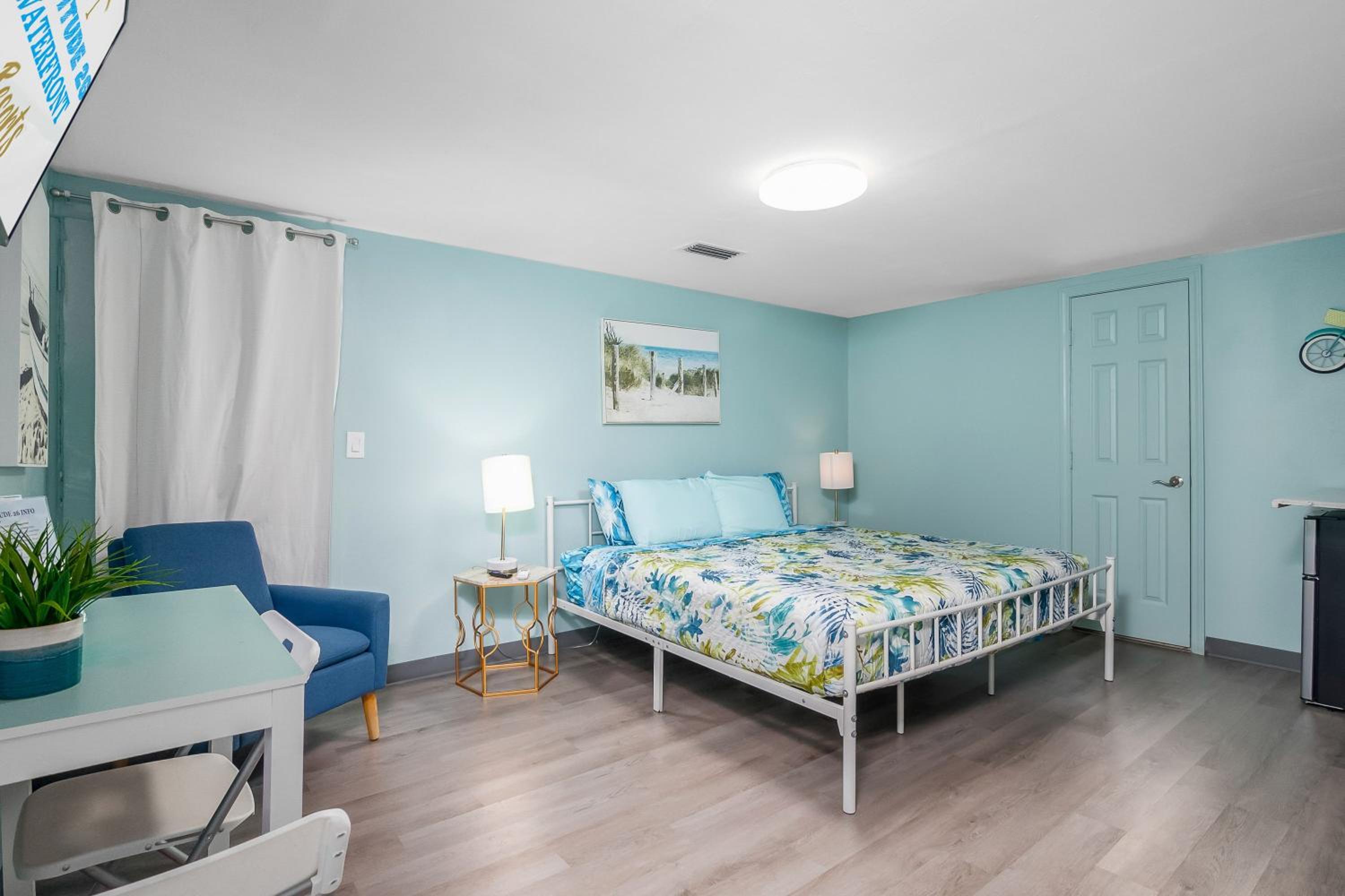 Latitude 26 Waterfront Boutique Resort - Fort Myers Beach