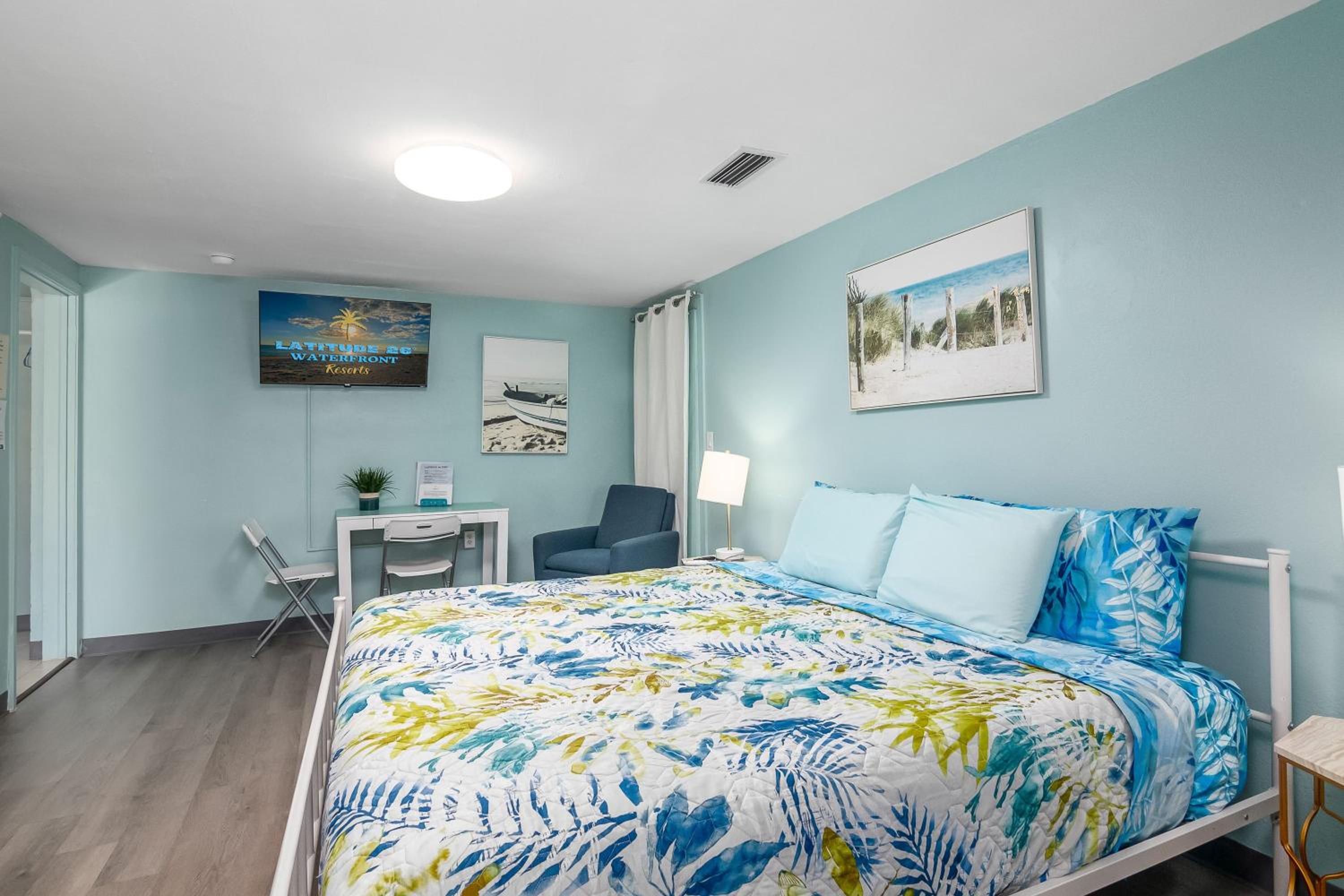 Latitude 26 Waterfront Boutique Resort - Fort Myers Beach