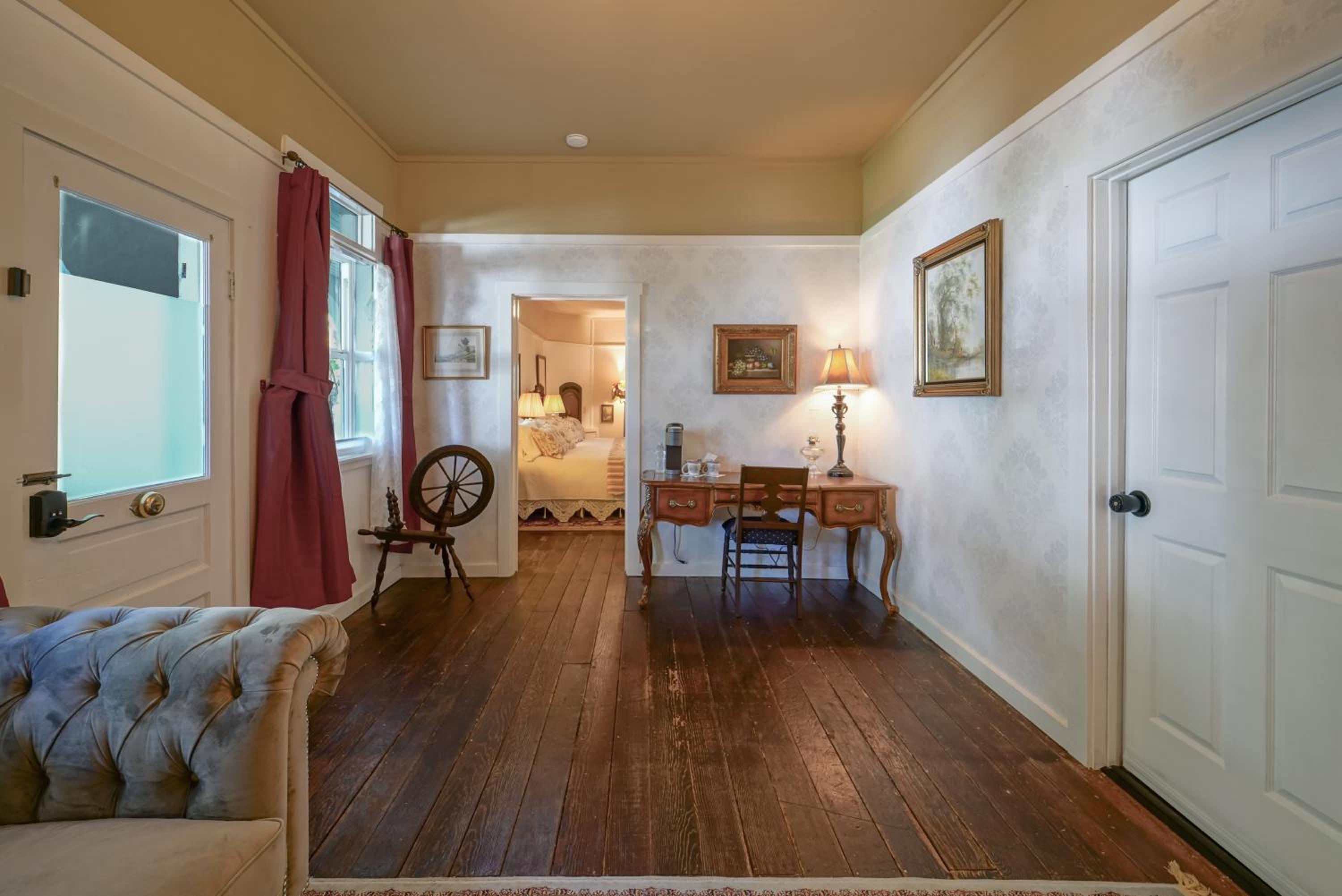 Weaverville Hotel