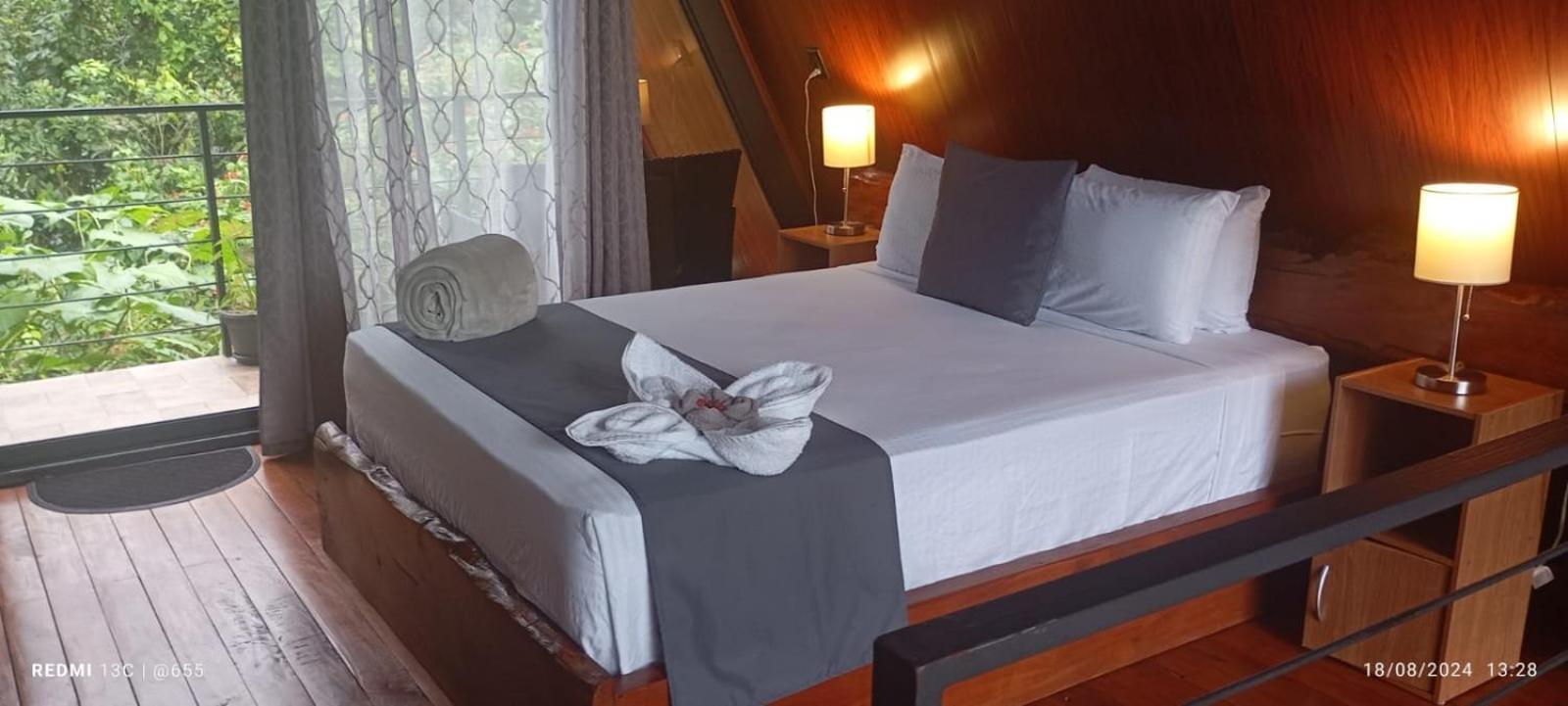 Yarumo Lodge, Río Celeste Black Chalets