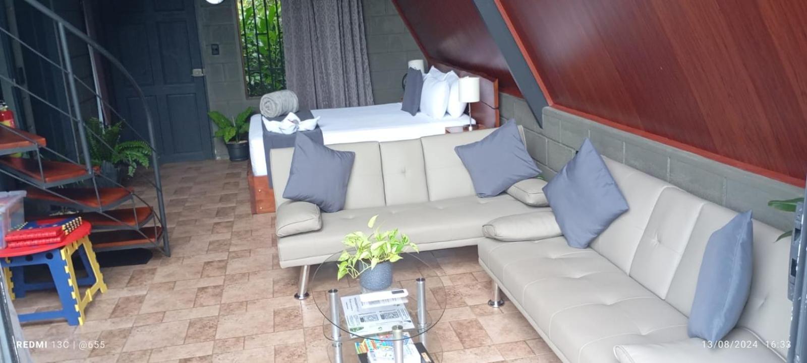 Yarumo Lodge, Río Celeste Black Chalets