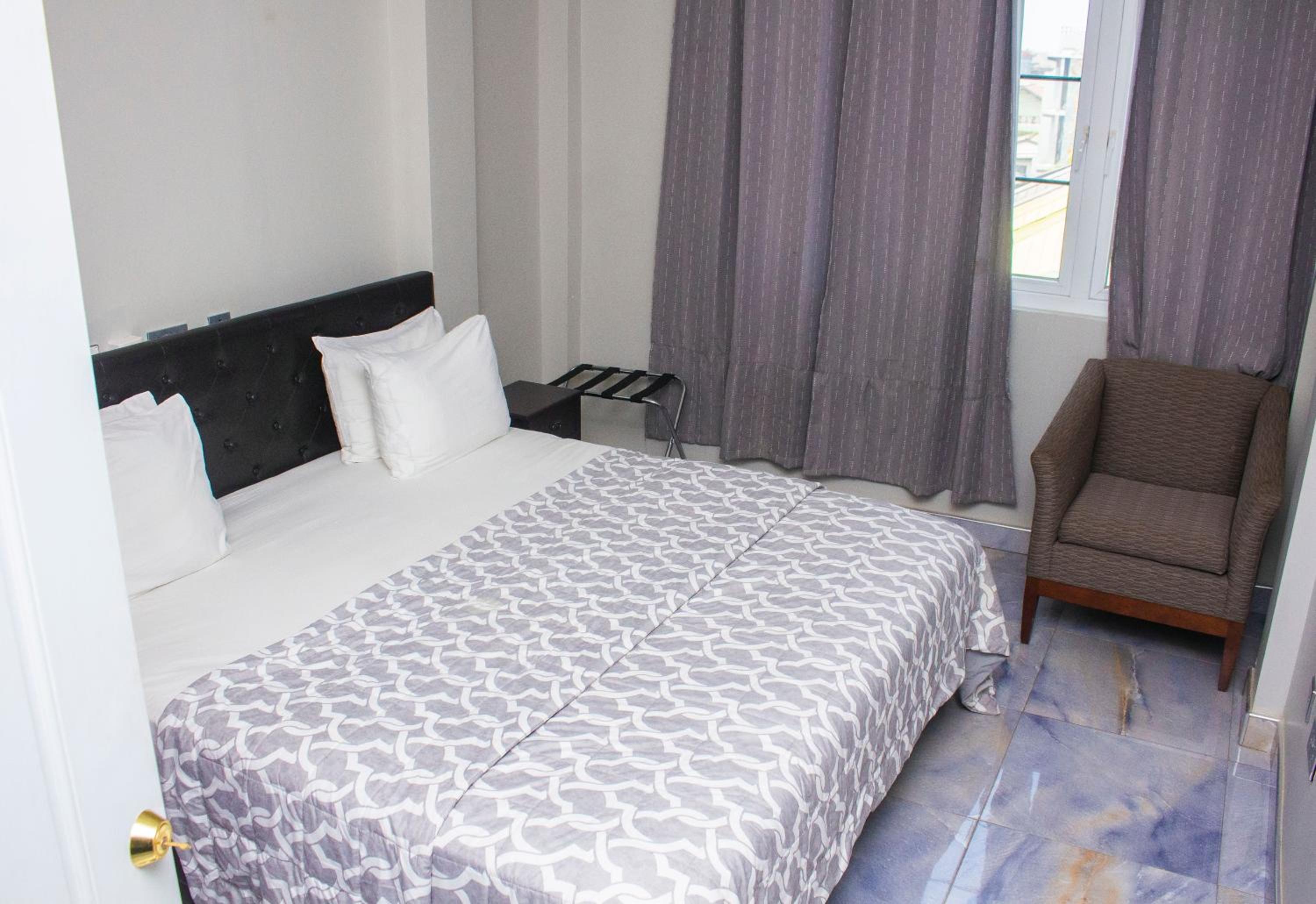 Adonai Apartments