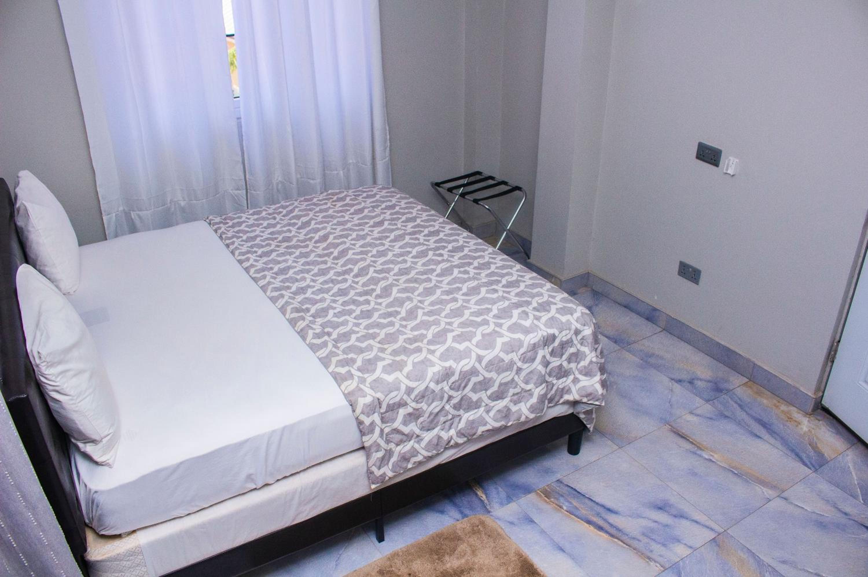 Adonai Apartments