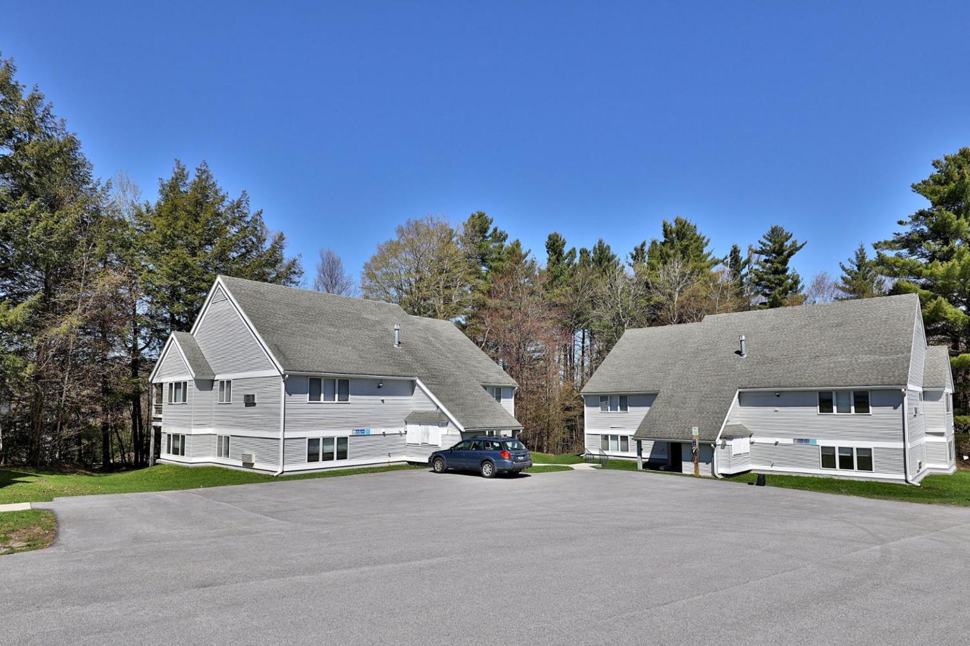 Charming Killington Center Studio Condo #341 on the Bus Route - Summer Pool view 2