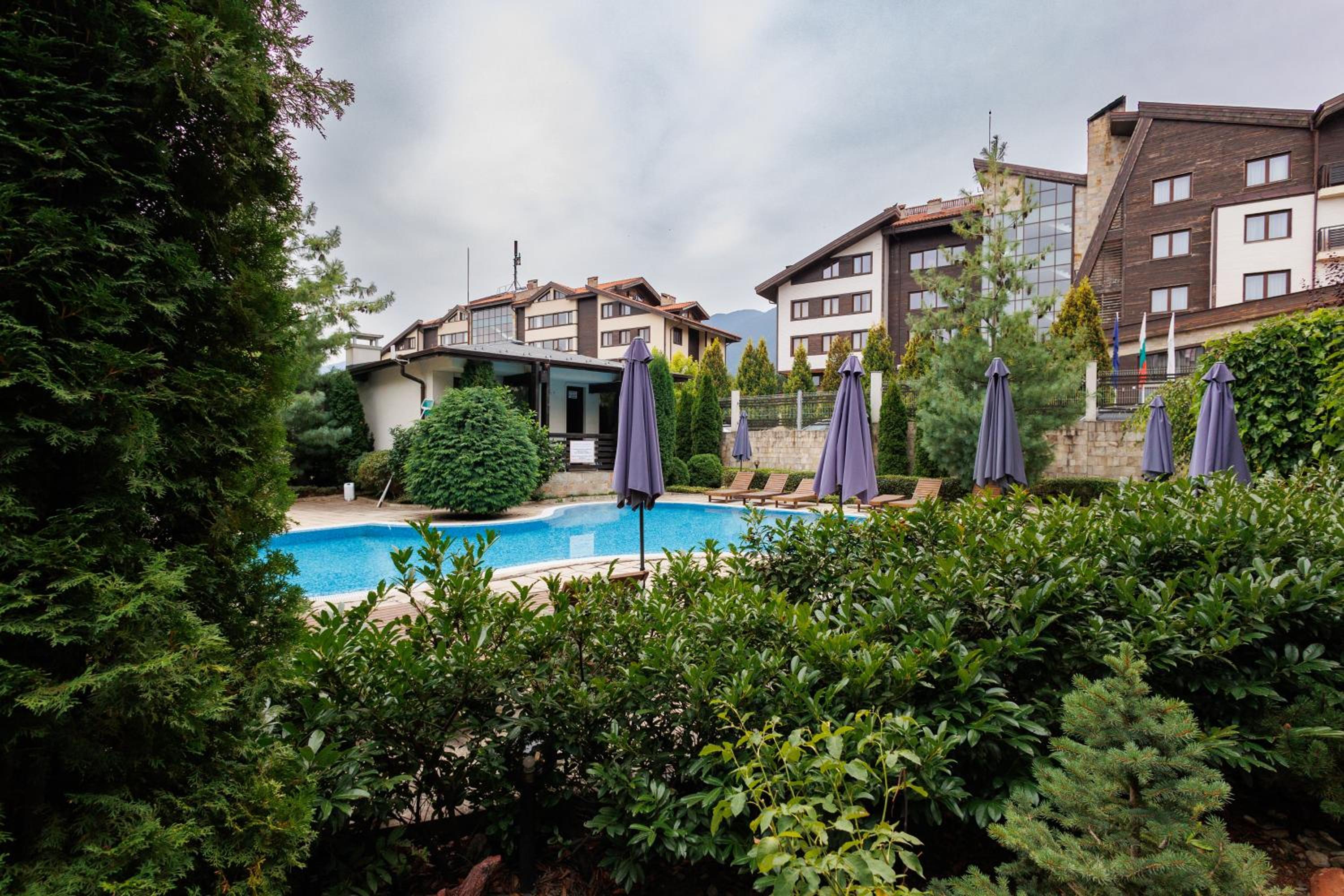 Garden apartment Aspen Suites A008