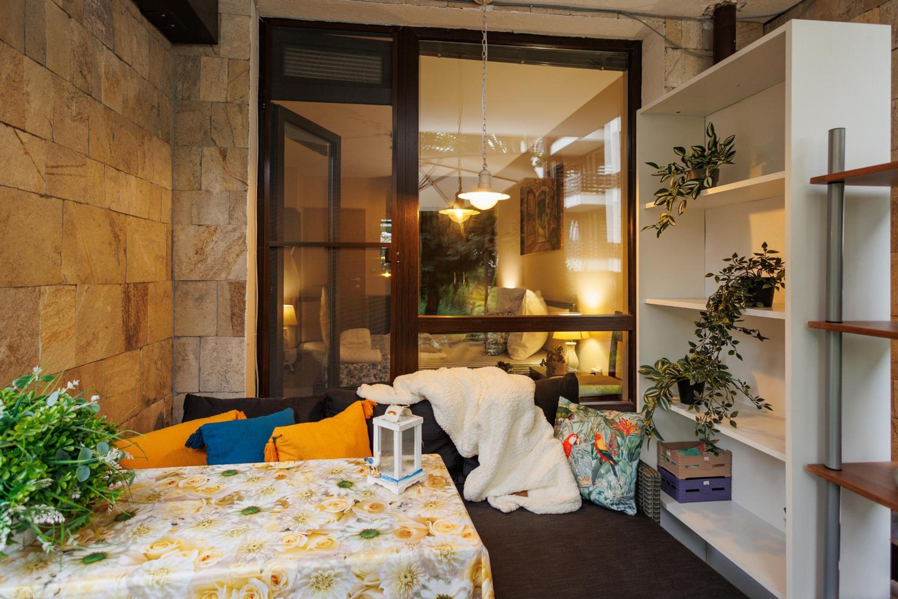Garden apartment Aspen Suites A008