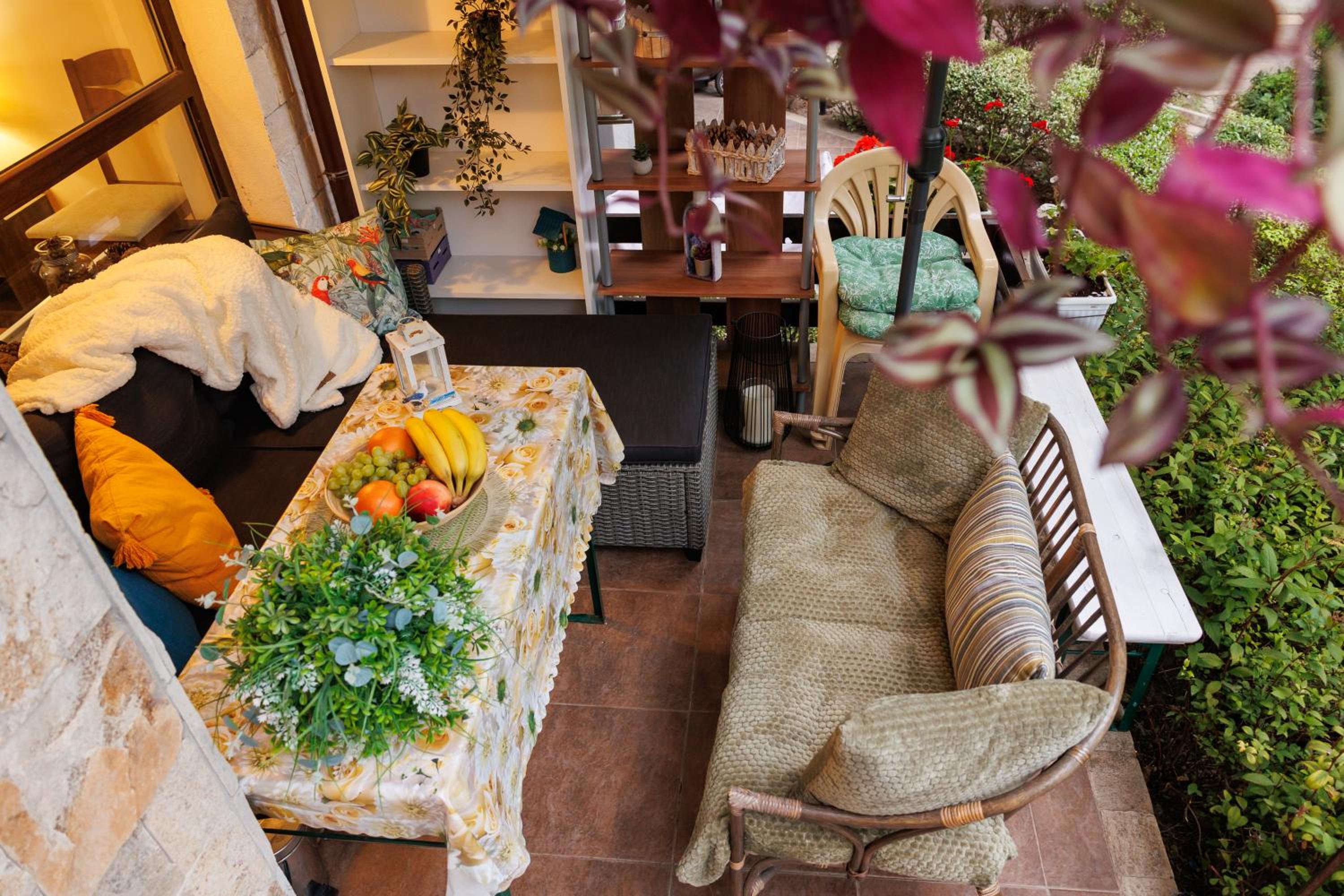 Garden apartment Aspen Suites A008