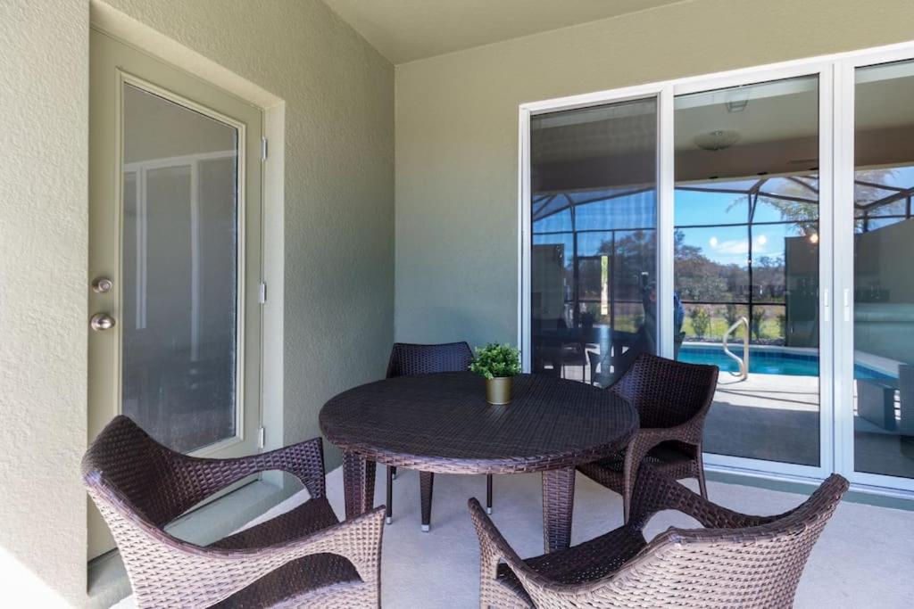 Amazing 4 beds with private pool near Disney view 2