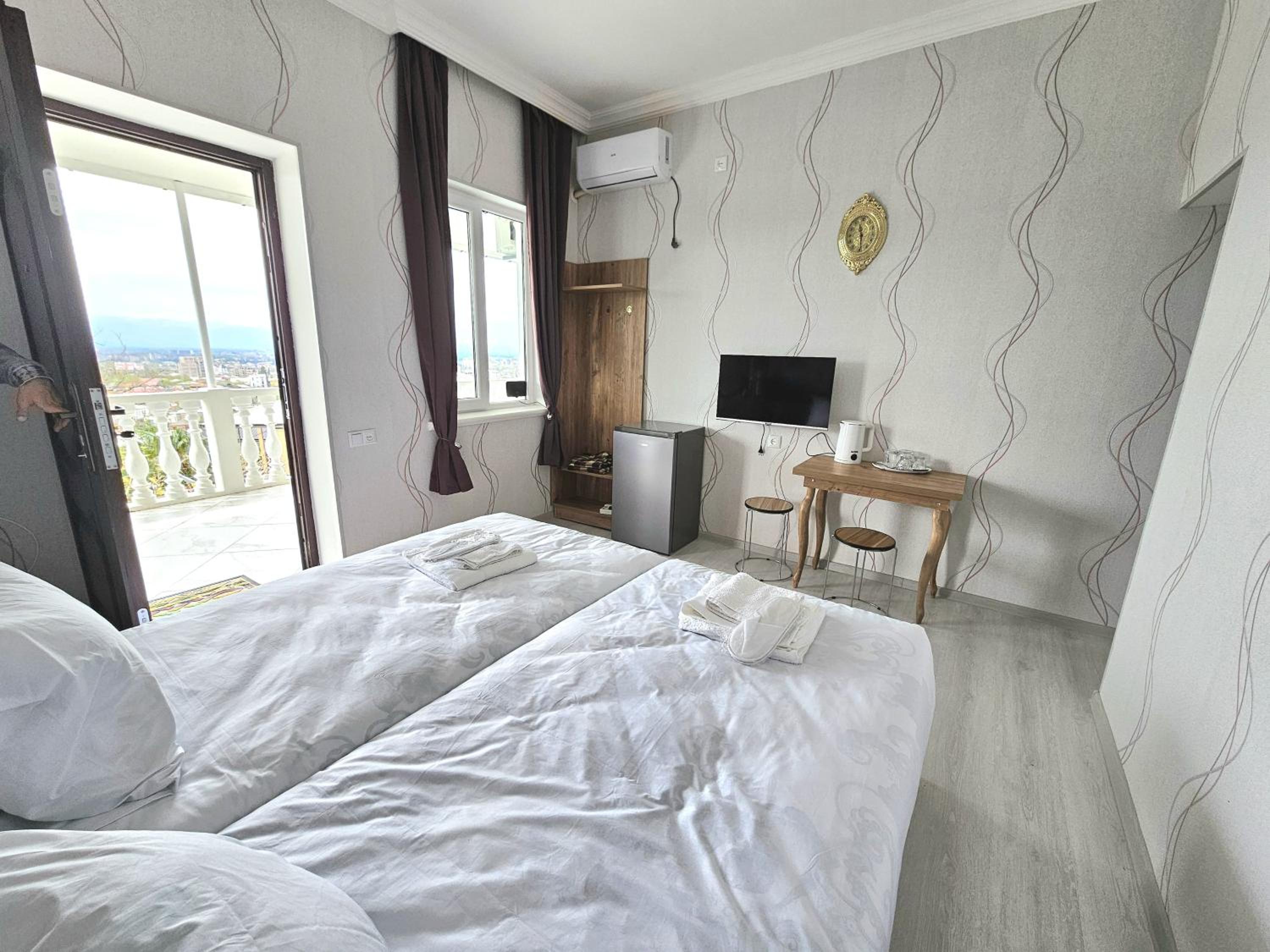 HillTop Guest House Kutaisi view 5