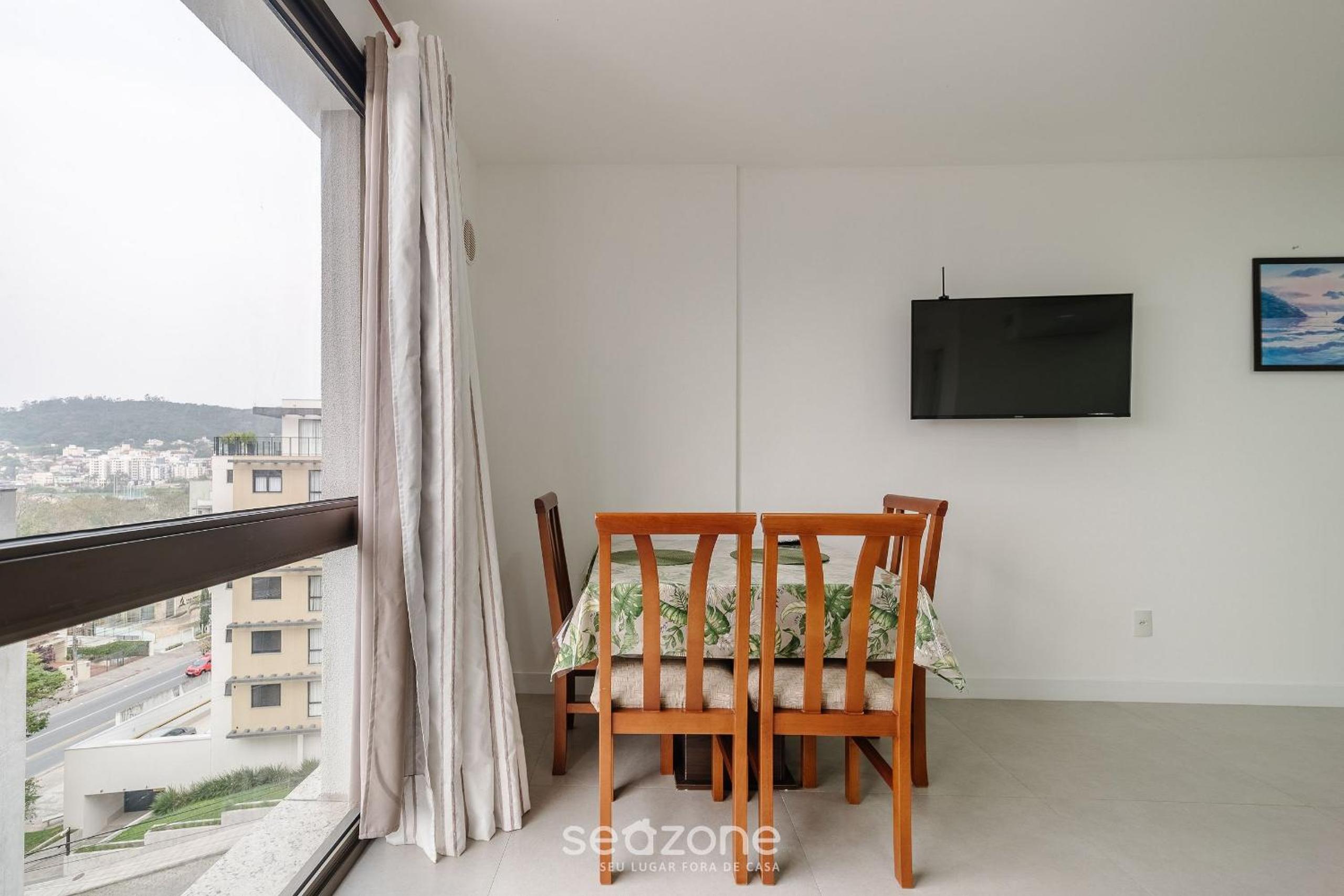 YHD - Condominium with pool near UFSC Located in Carvoeira, this condominium is an excellent choi