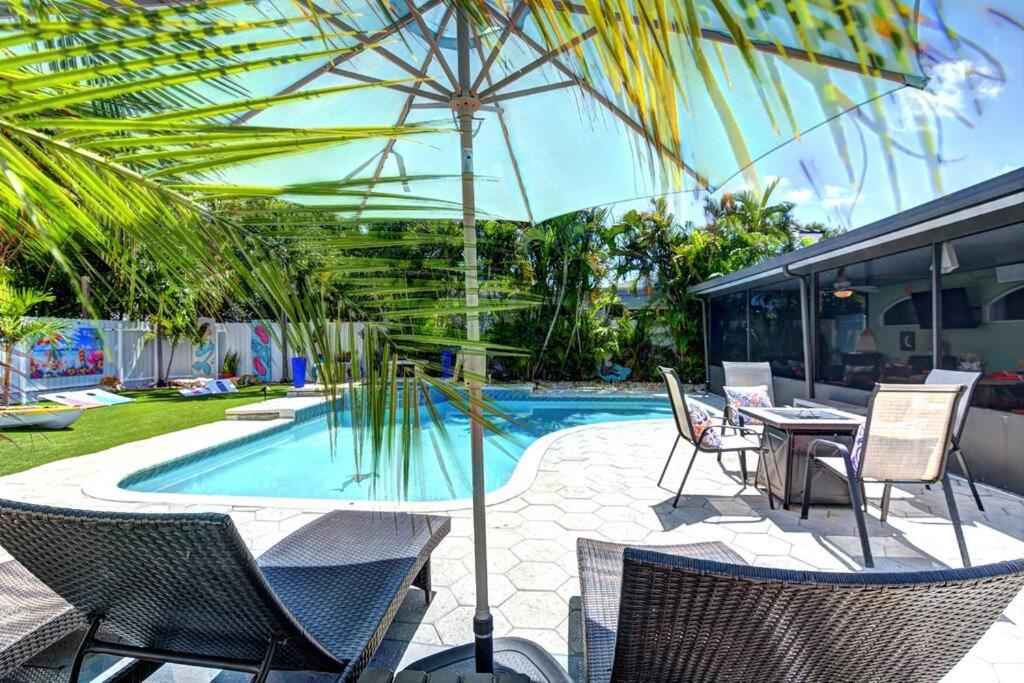 Mermaids Cove Heated Pool Jacuzzi Firepit Beach Access view 4