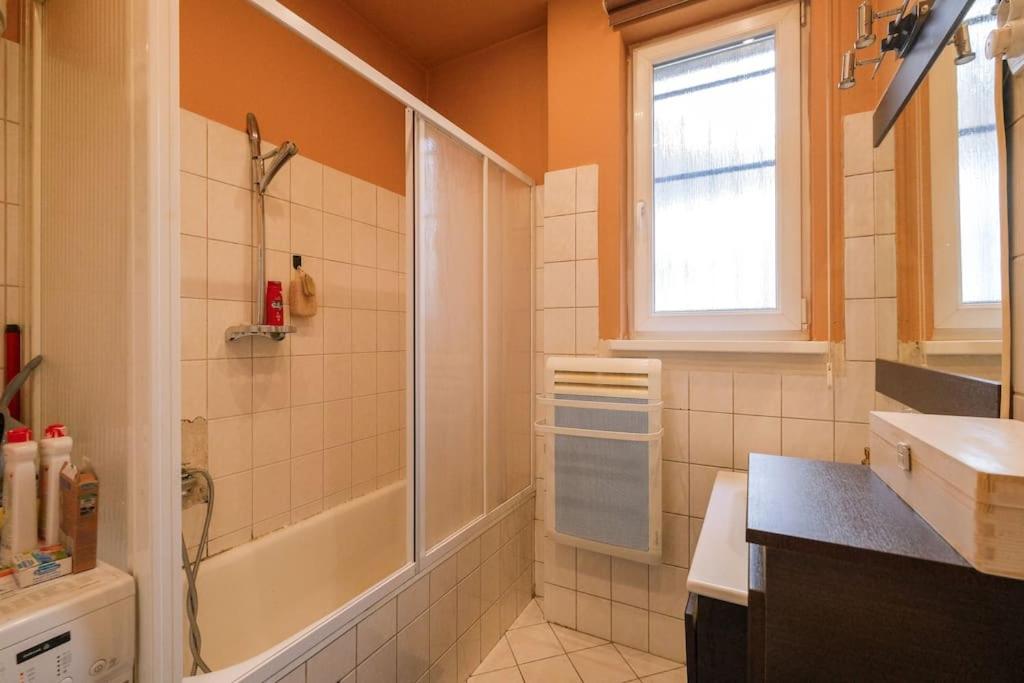 NEW - VeNi - Modern Downtown Apartment
