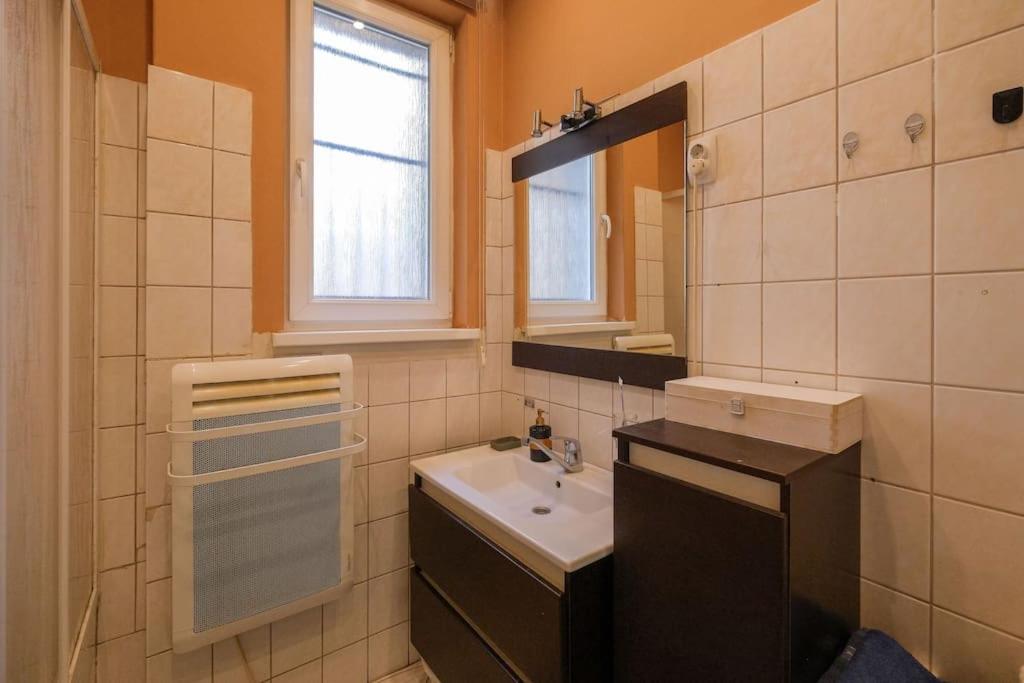 NEW - VeNi - Modern Downtown Apartment