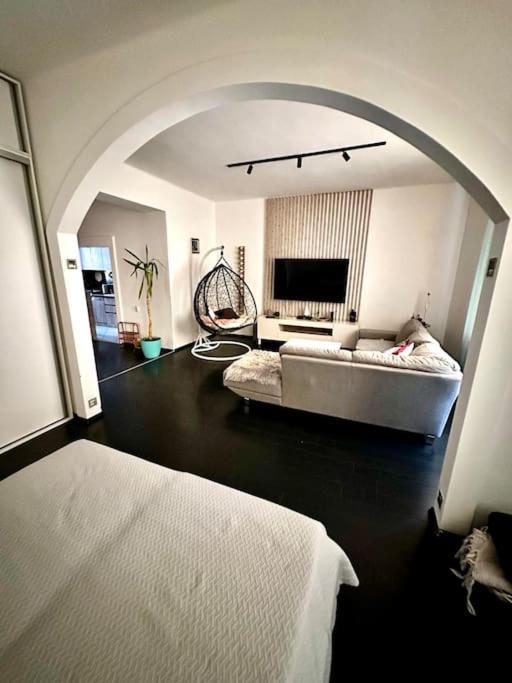 NEW - VeNi - Modern Downtown Apartment