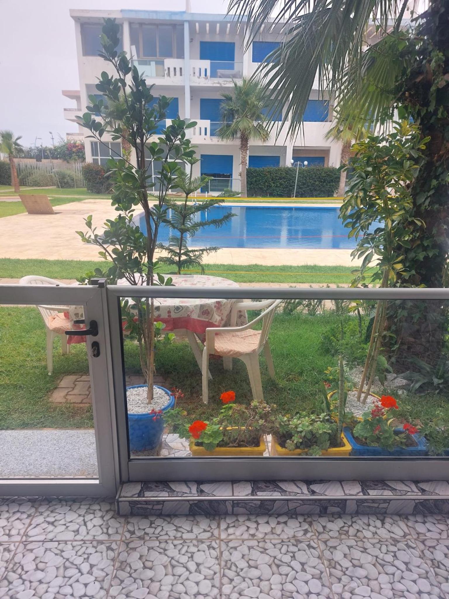 Bel Appartement avec Piscine et Jardin, EL MANSOURIA