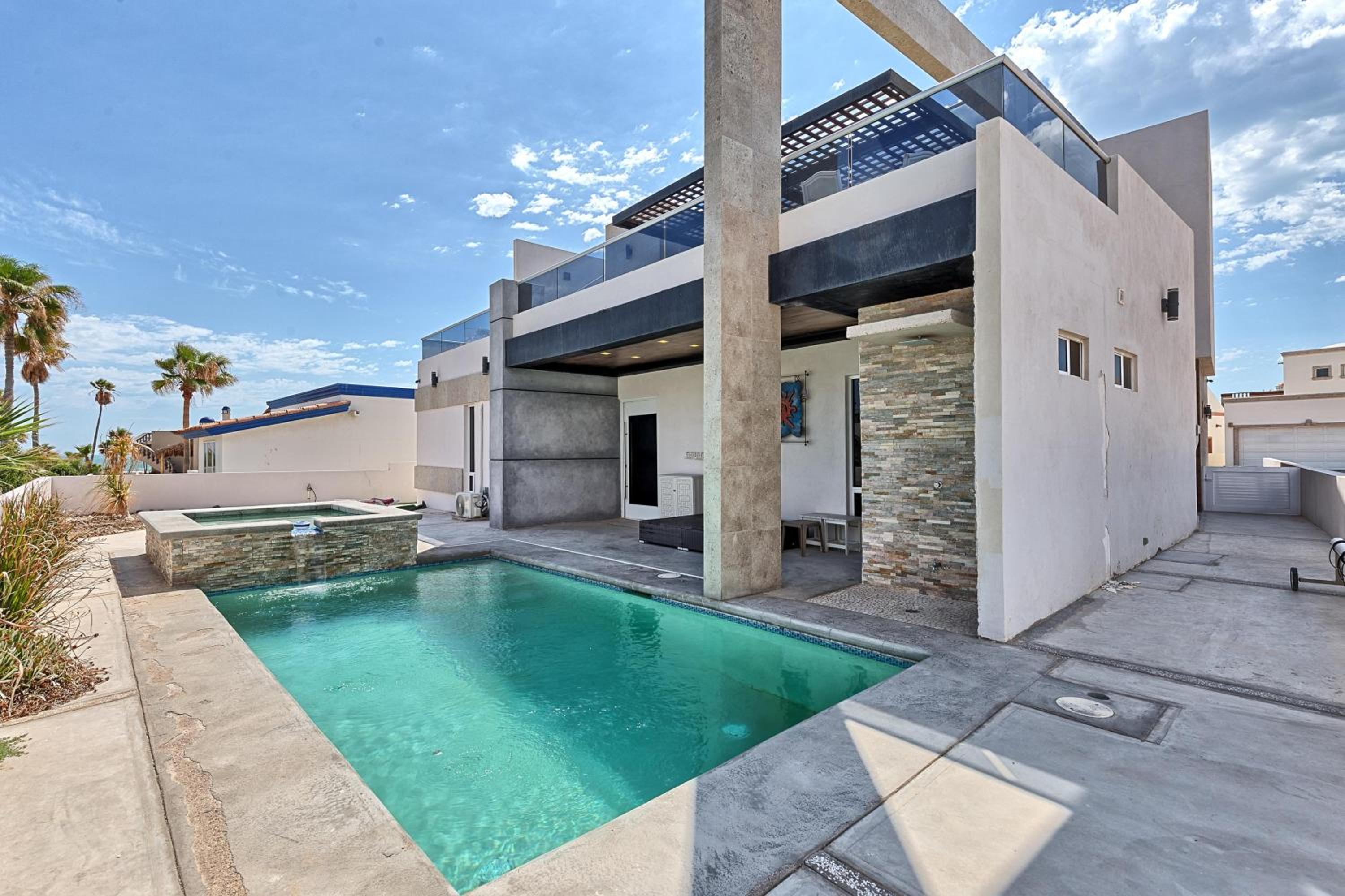 Casa OMG view 3