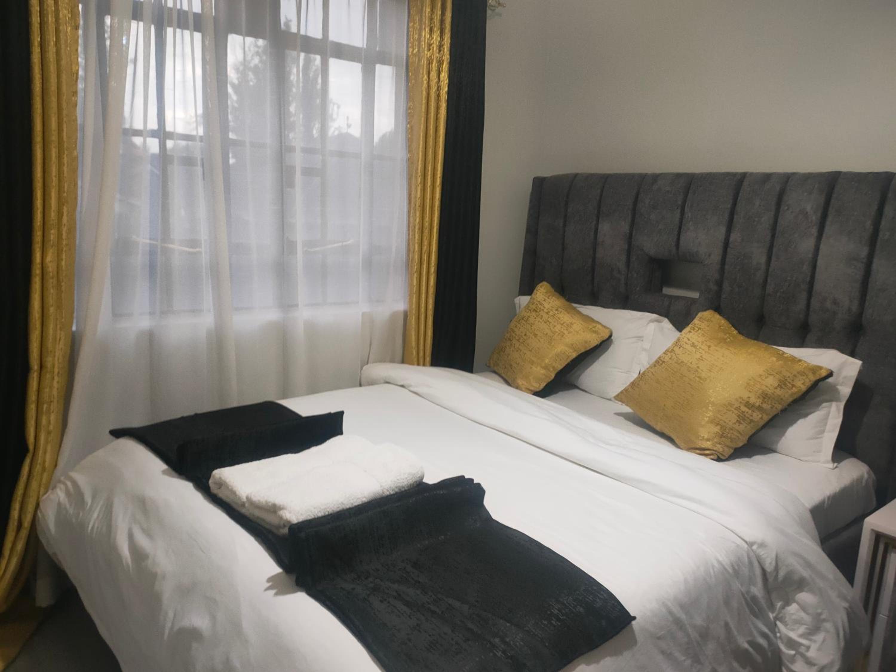 Luxury 2 Bedroom apartment view 3