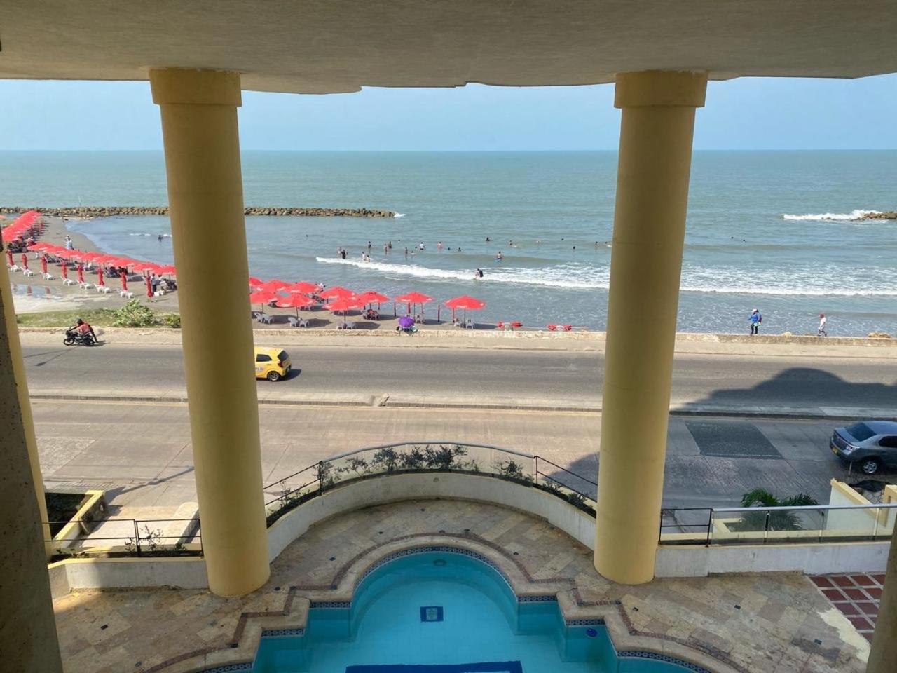 frente al mar con balcony piscina