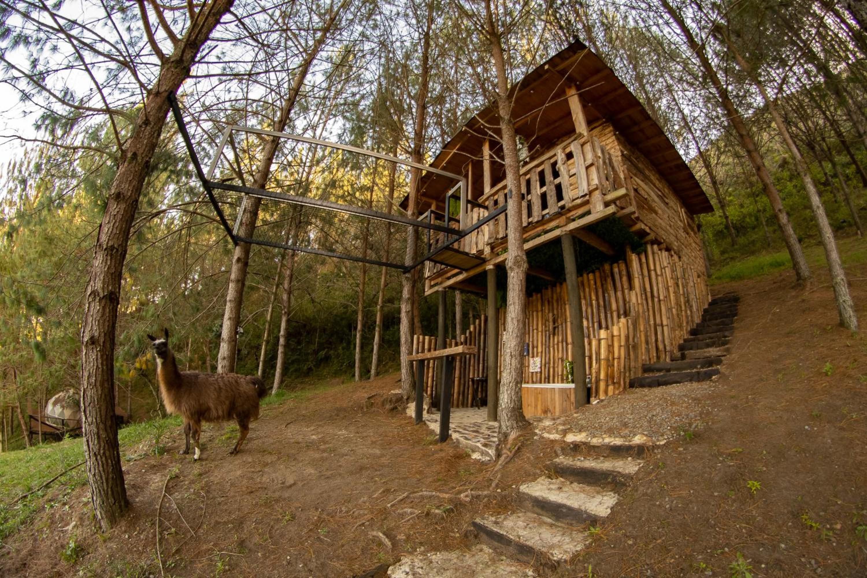 Refugio Natural - Guarne - Cabañas Ecológicas con Jacuzzi e hidromasaje