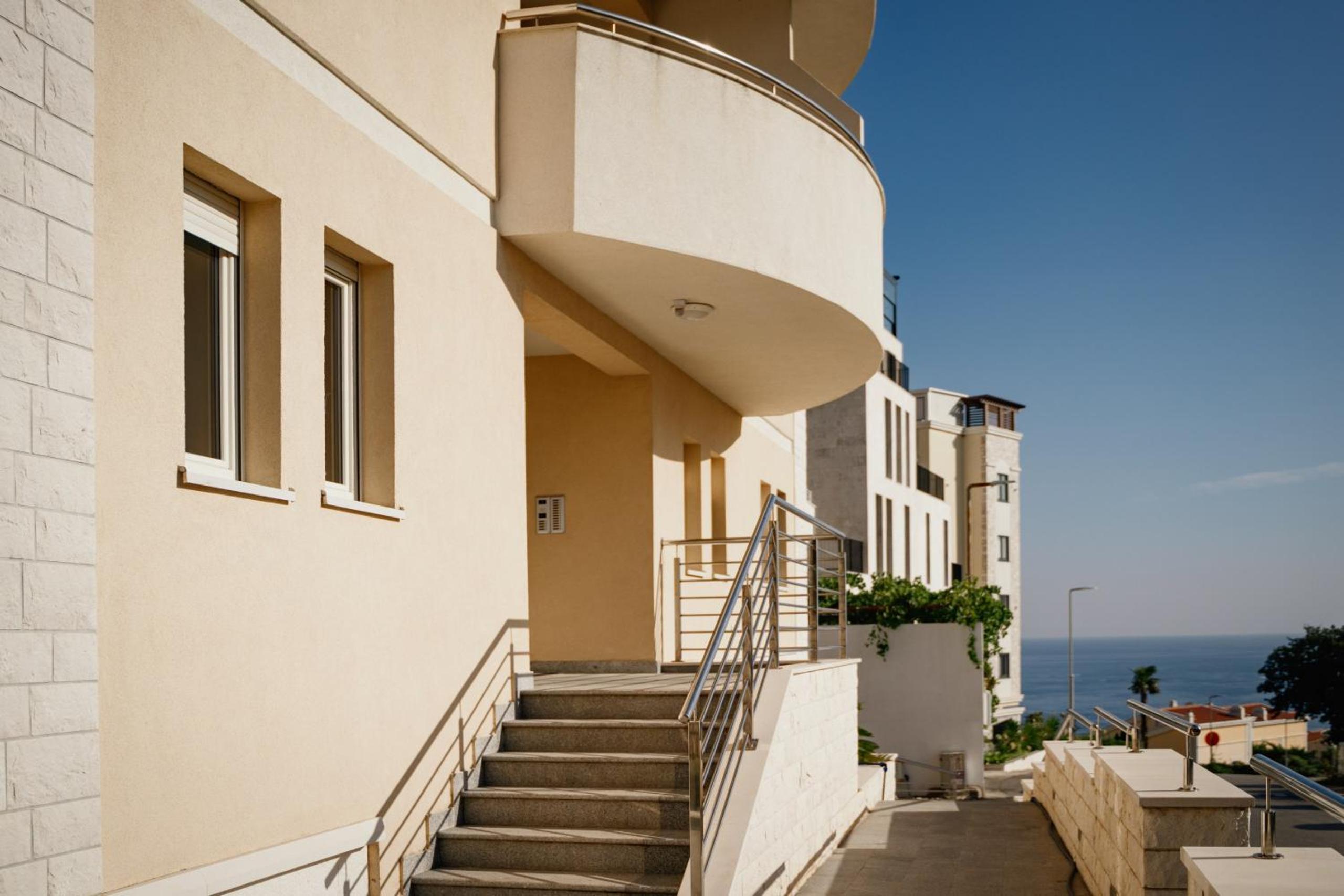 Montehome
