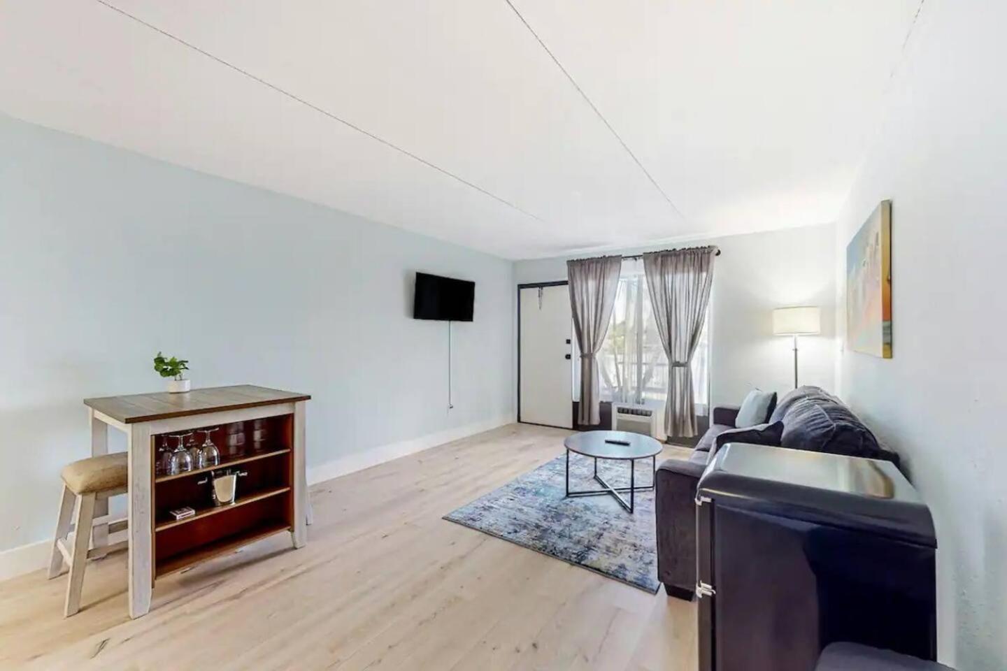 Top Location-10 Min From Beach-BBQ-Water Front view 5