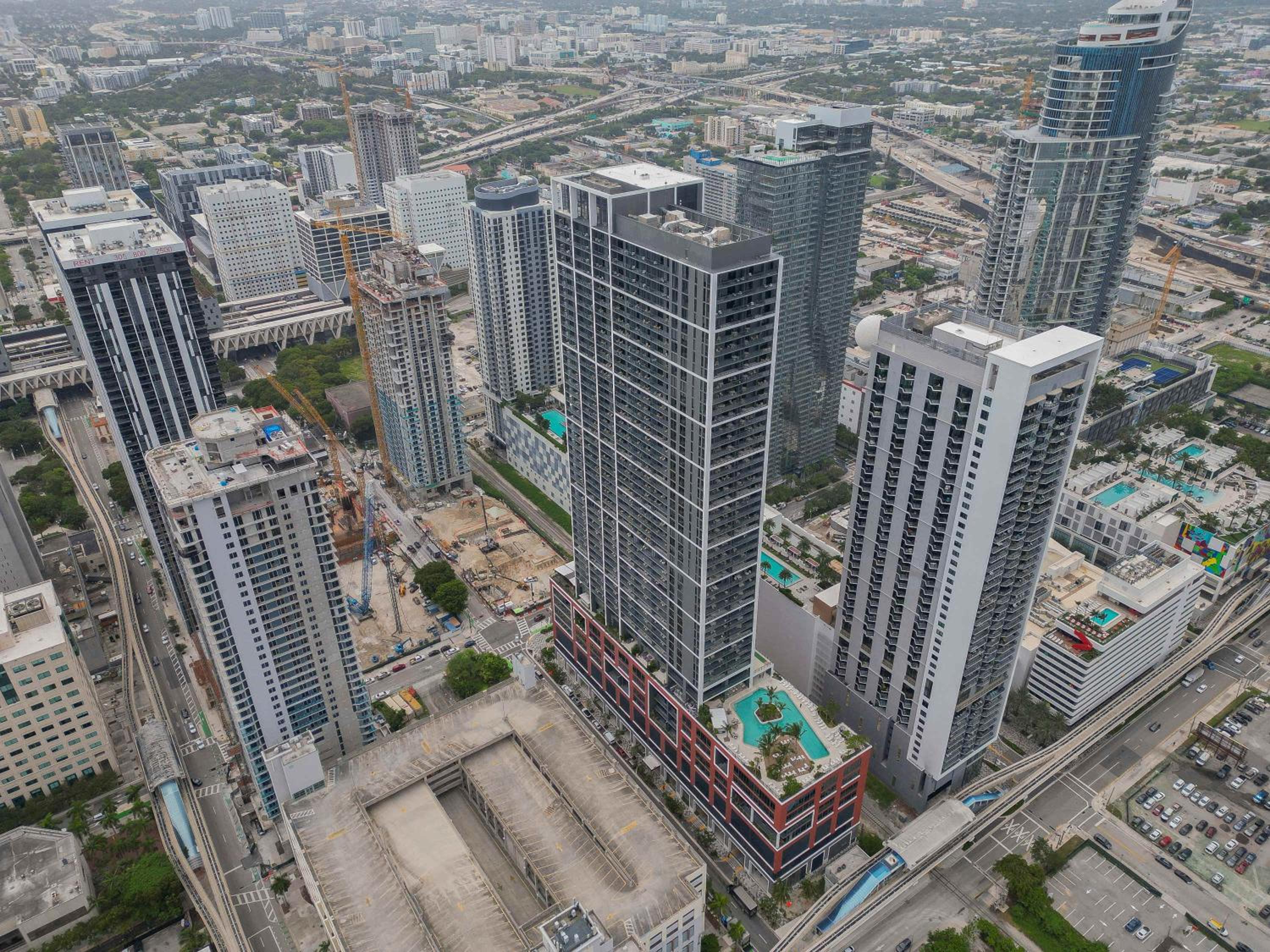 Paloma Paradise- Modern Central & Full Amenities