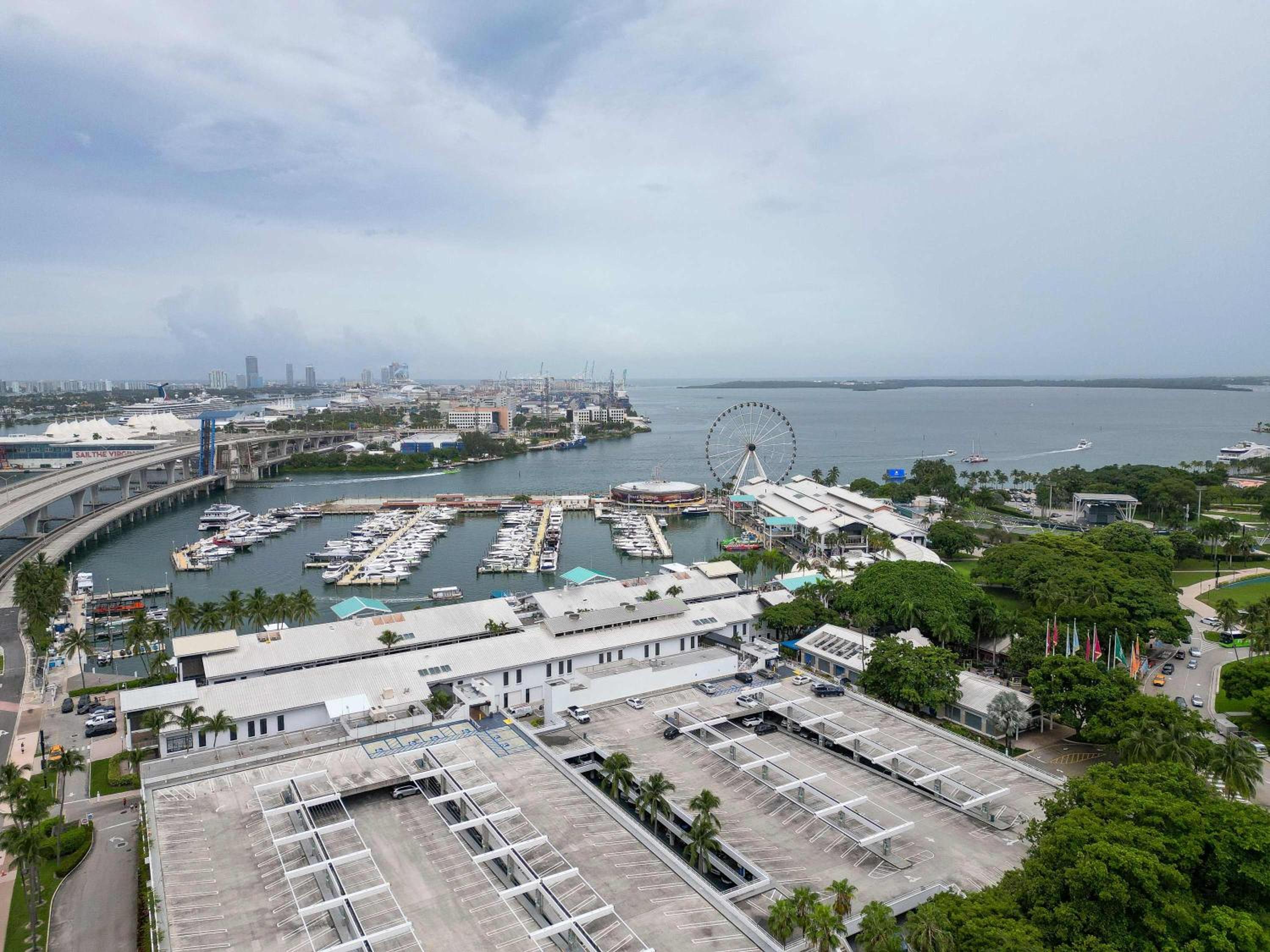 Paloma Paradise- Modern Central & Full Amenities