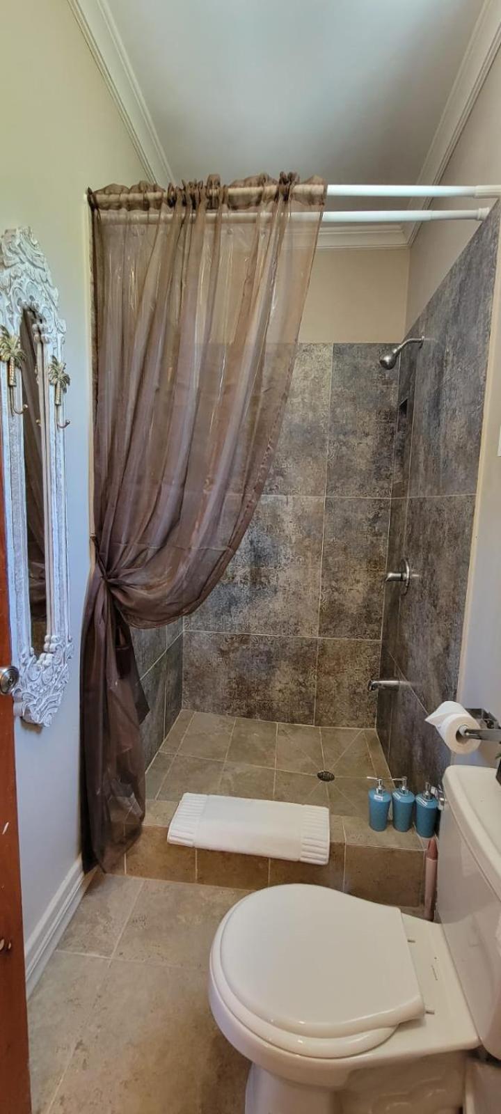 Caye Caulker Boutique Guesthouse 3