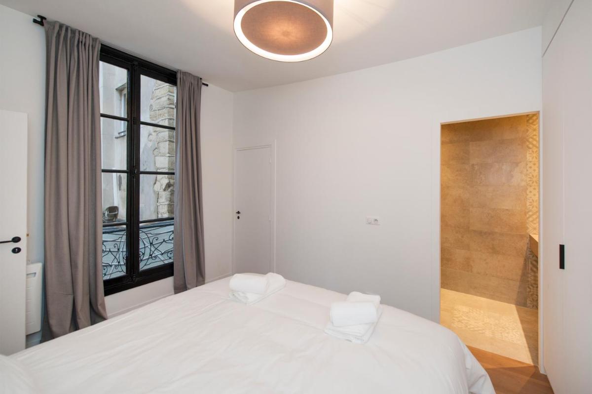 Pick A Flat's Apartment in Le Marais - Rue Sainte Croix de la Bretonnerie