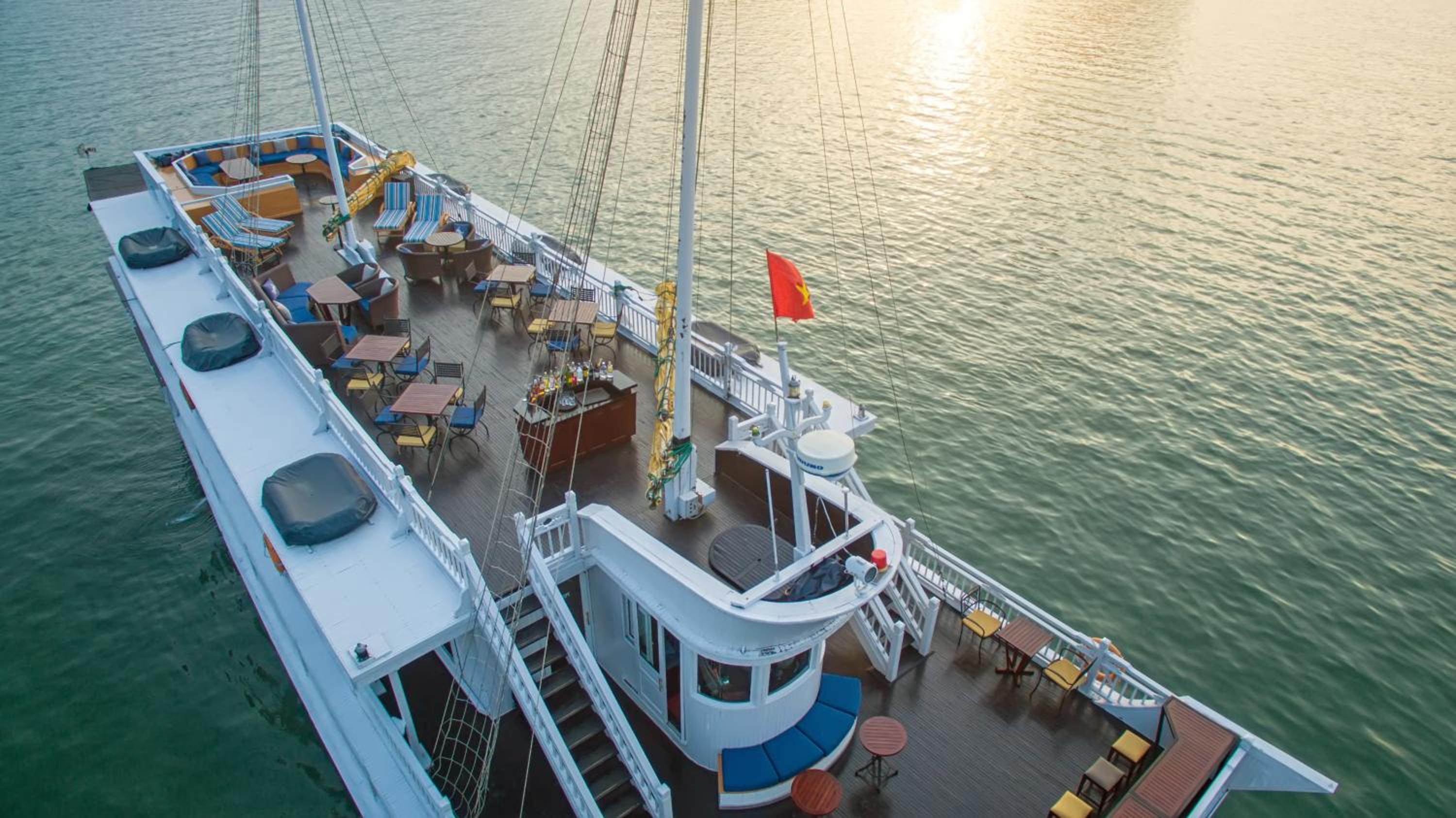 Paradise Sails Cruise