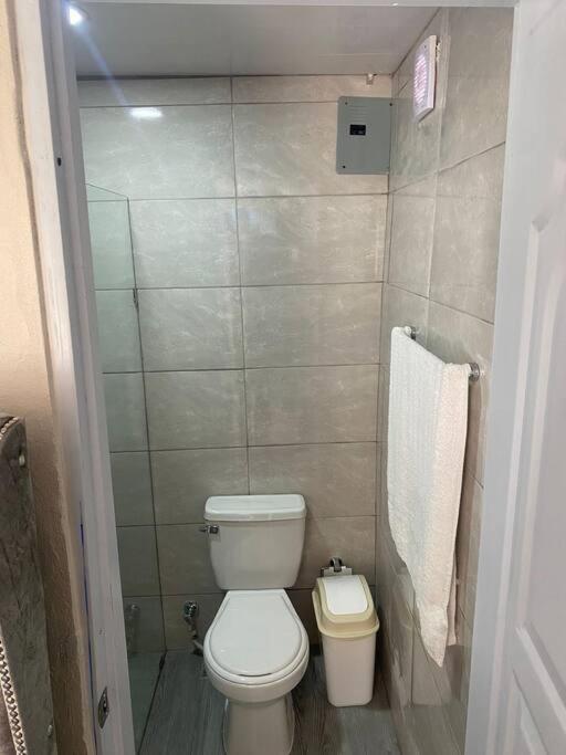 lugar comodo y barato