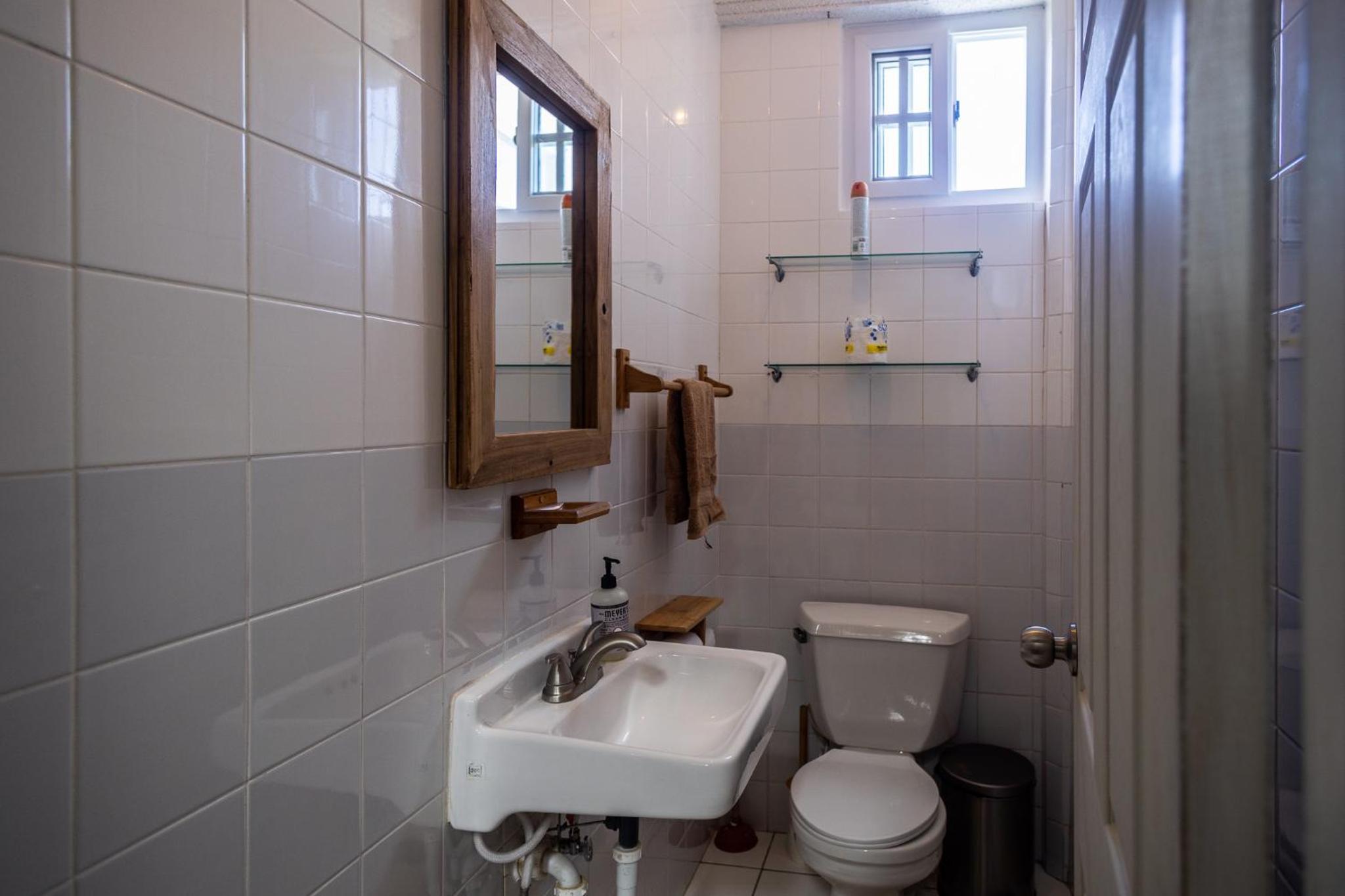 Rosehill Heights Modern 4 bedroom vacation rental