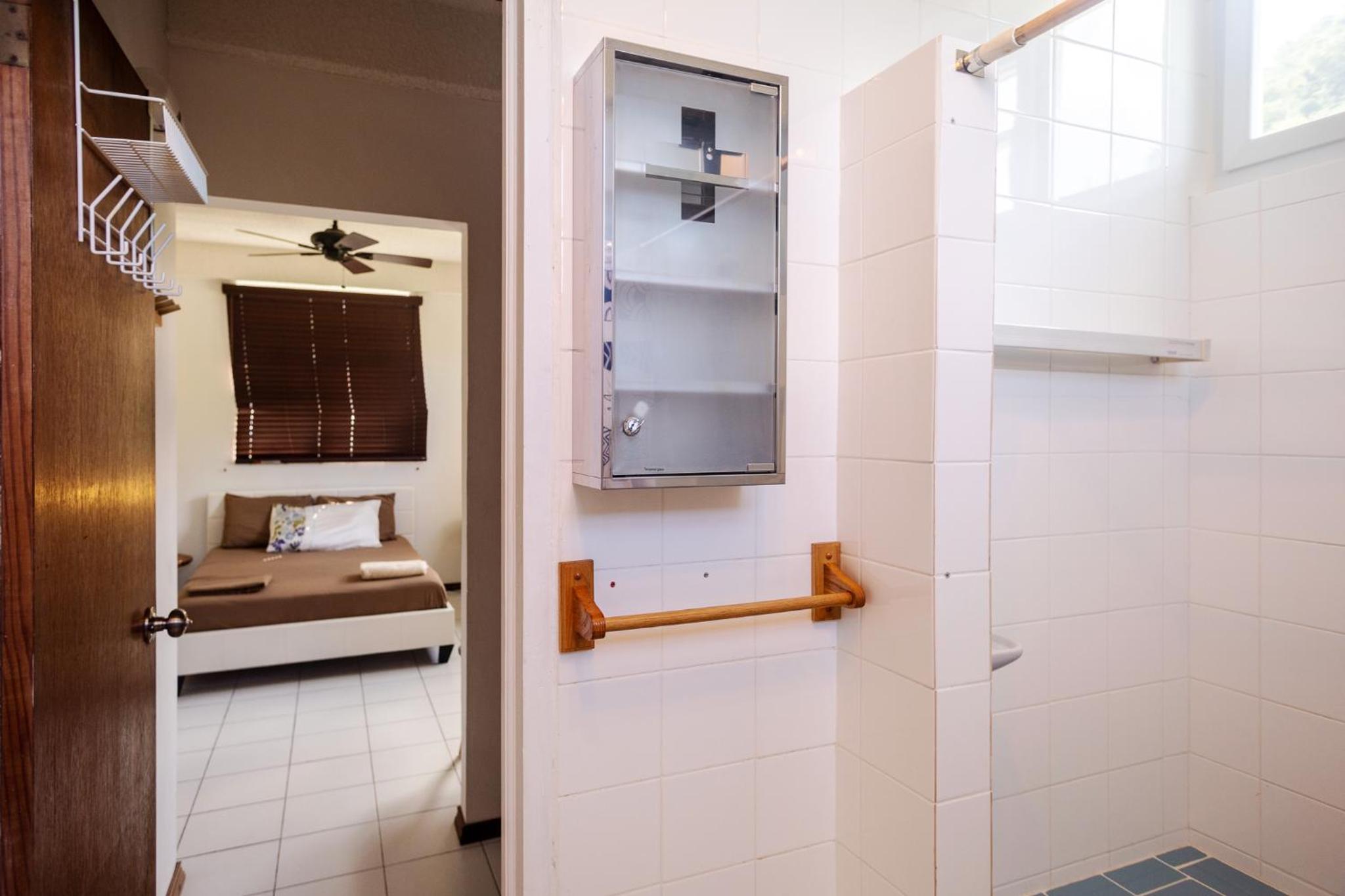 Rosehill Heights Modern 4 bedroom vacation rental