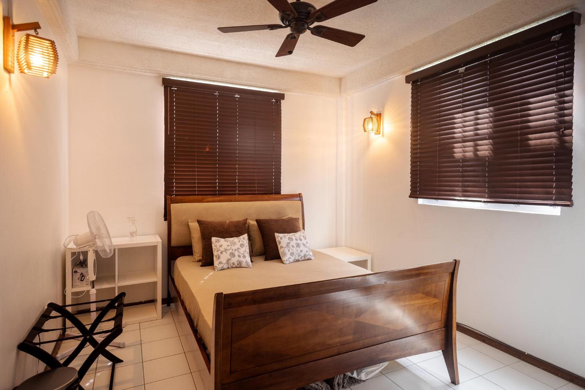 Rosehill Heights Modern 4 bedroom vacation rental