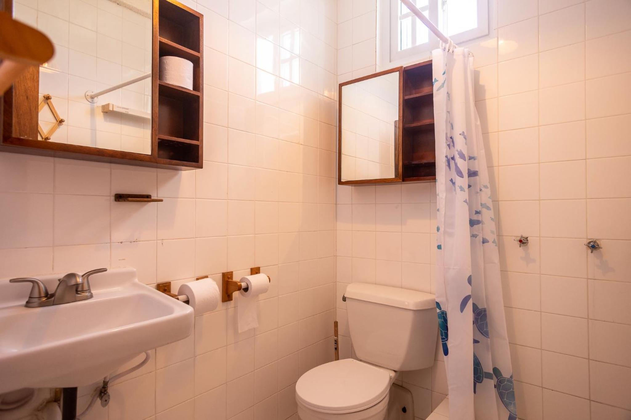 Rosehill Heights Modern 4 bedroom vacation rental