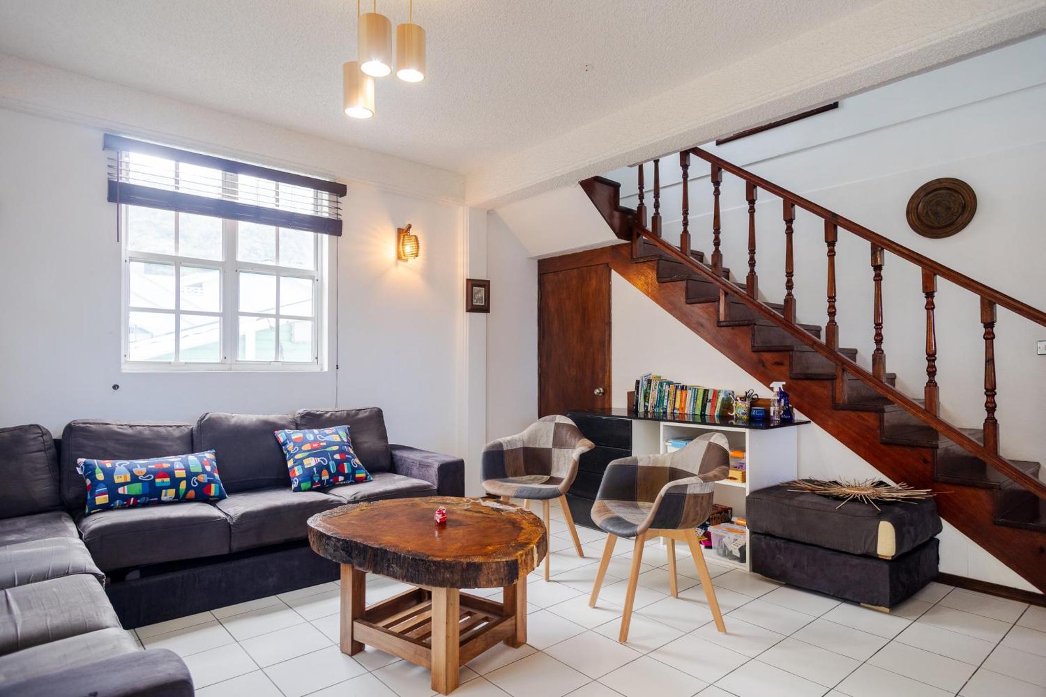 Rosehill Heights Modern 4 bedroom vacation rental