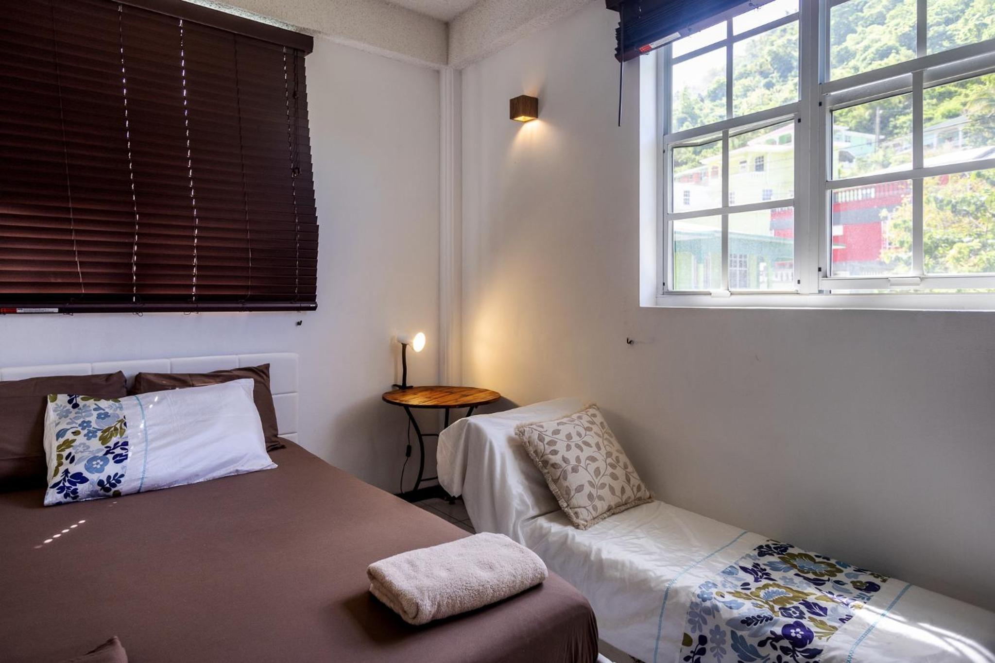 Rosehill Heights Modern 4 bedroom vacation rental