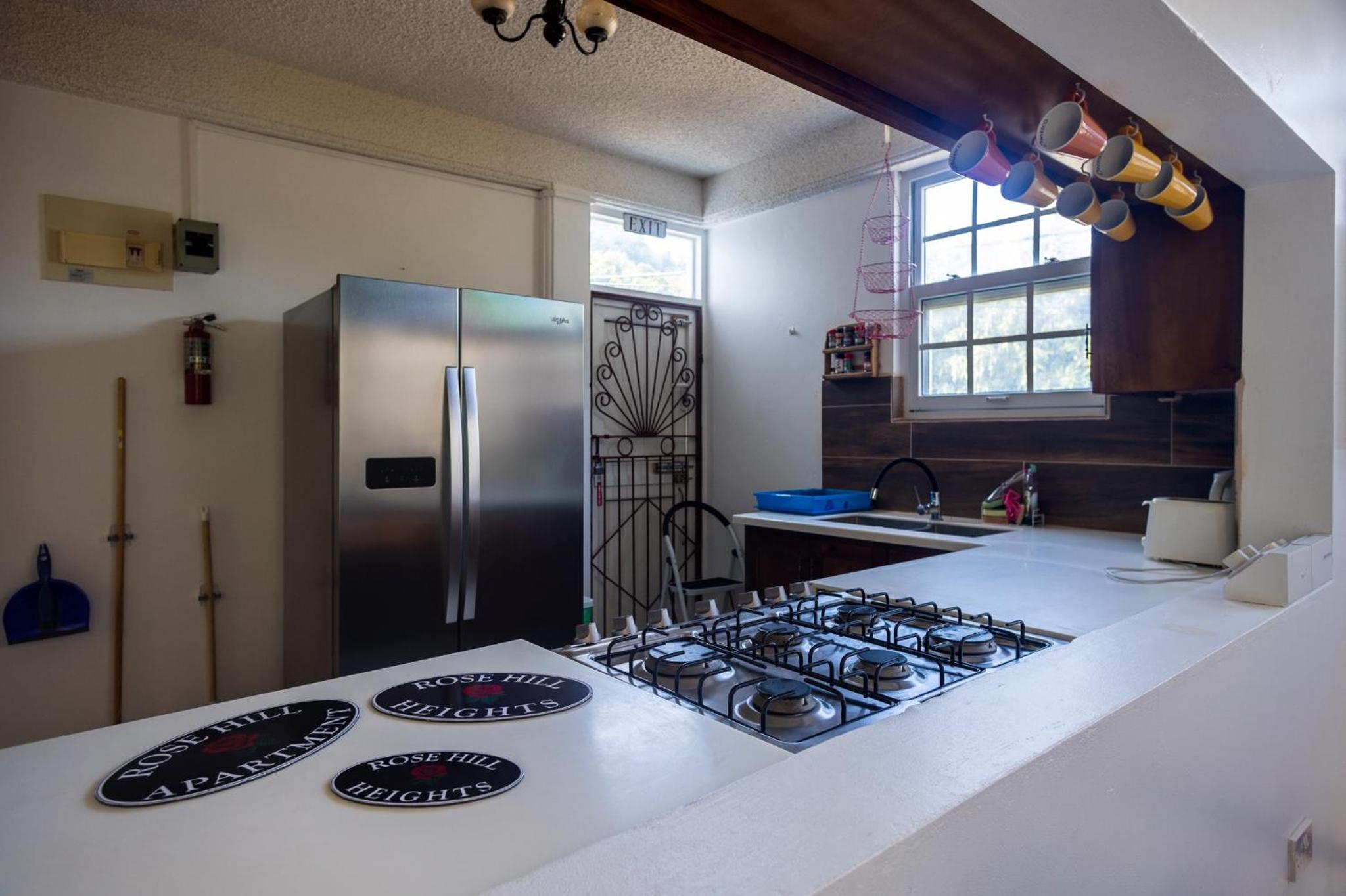 Rosehill Heights Modern 4 bedroom vacation rental