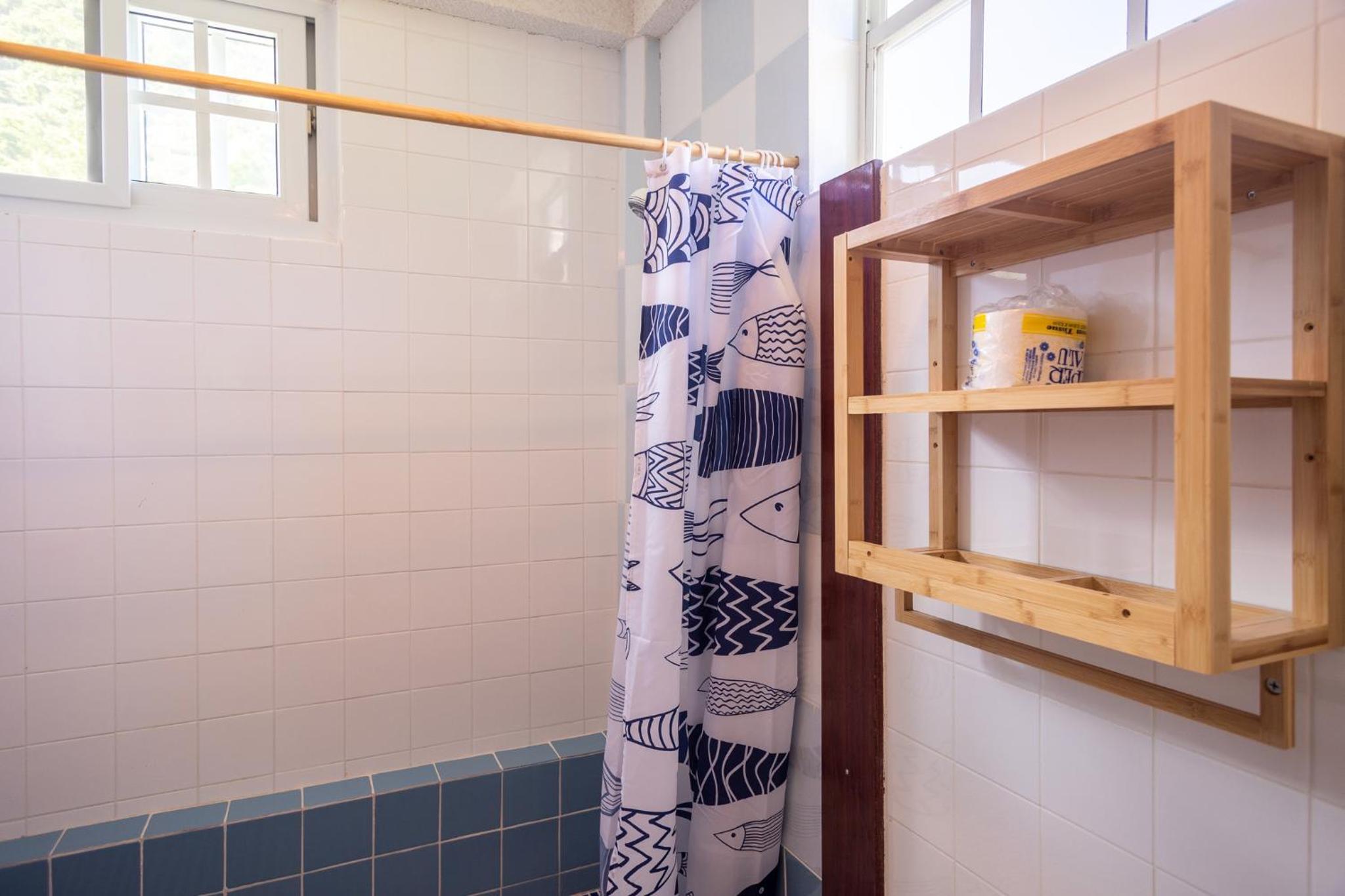 Rosehill Heights Modern 4 bedroom vacation rental