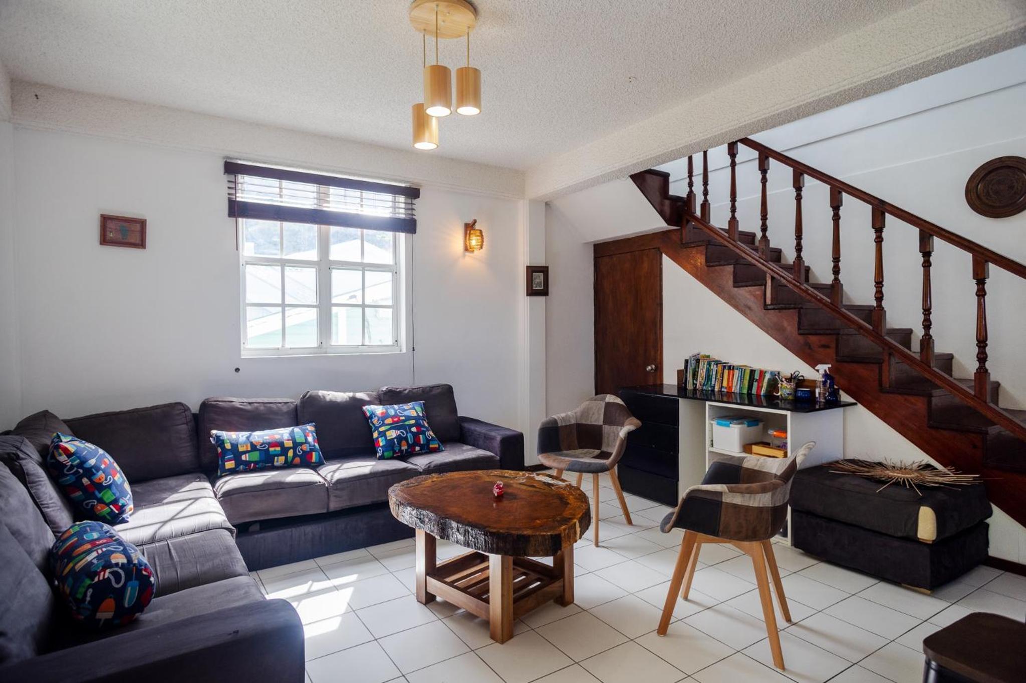 Rosehill Heights Modern 4 bedroom vacation rental