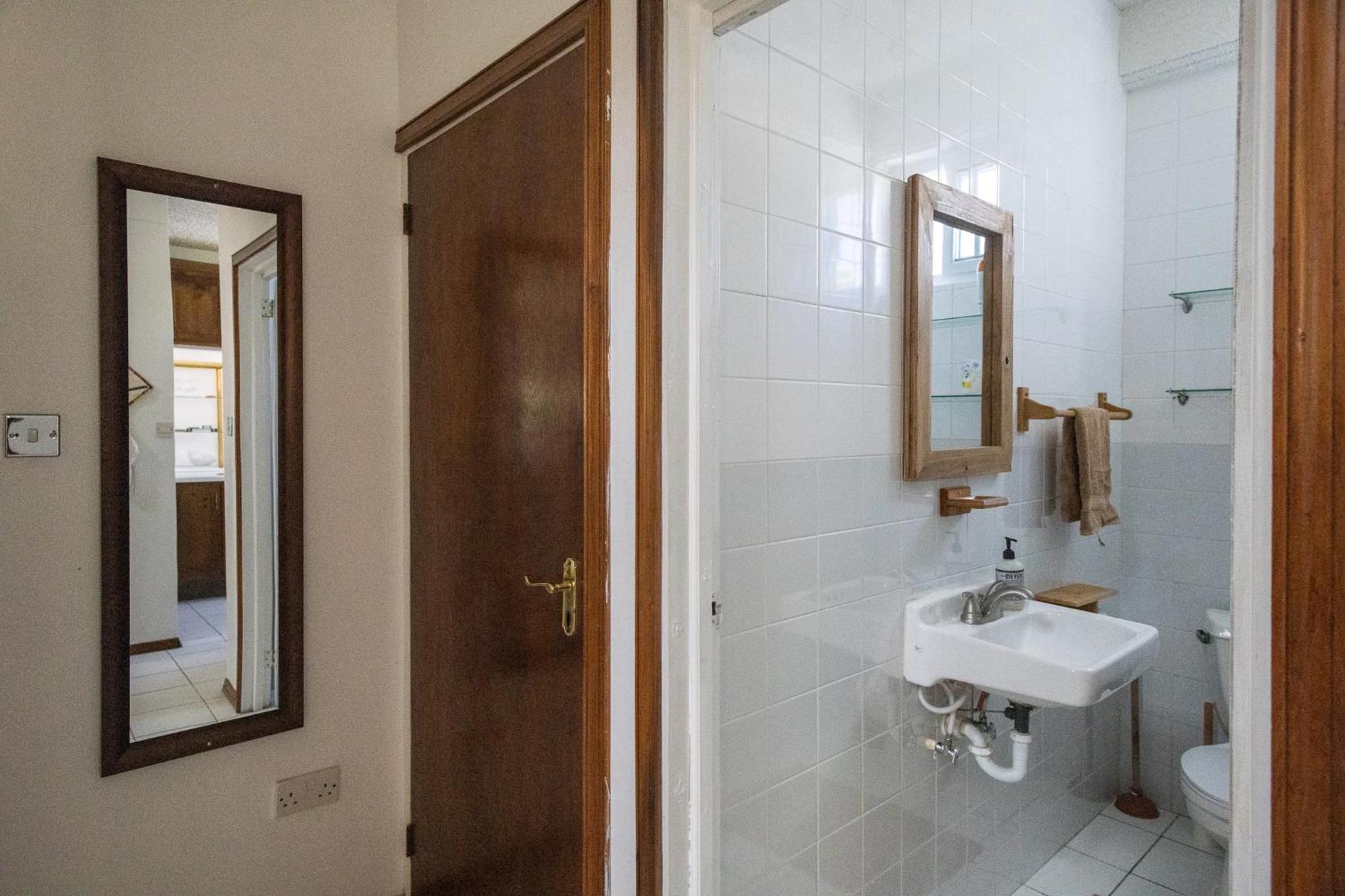 Rosehill Heights Modern 4 bedroom vacation rental