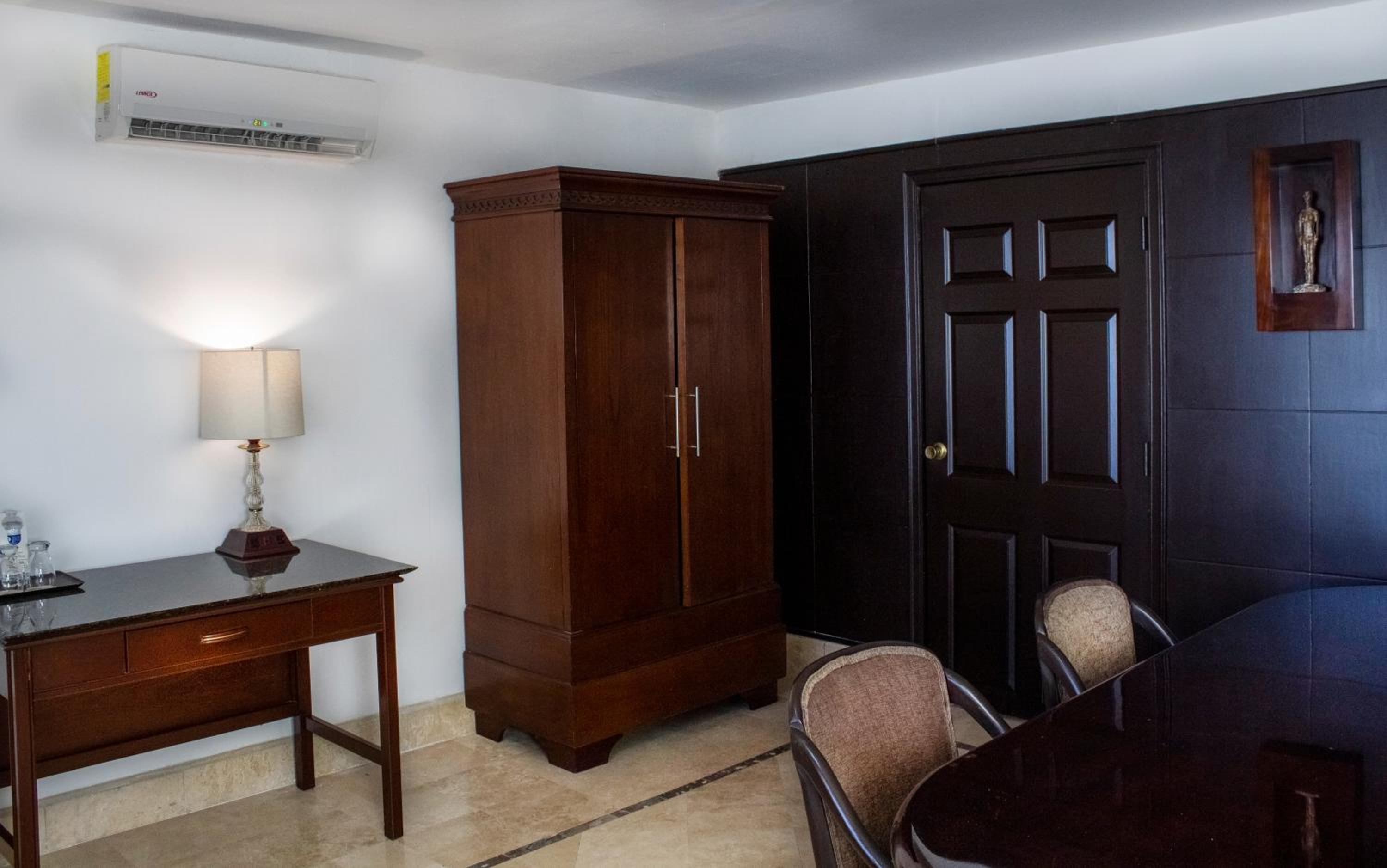 Los Mochis Vacations - Hotel Plaza Inn By Balderrama Hotel Collection - Property Image 3
