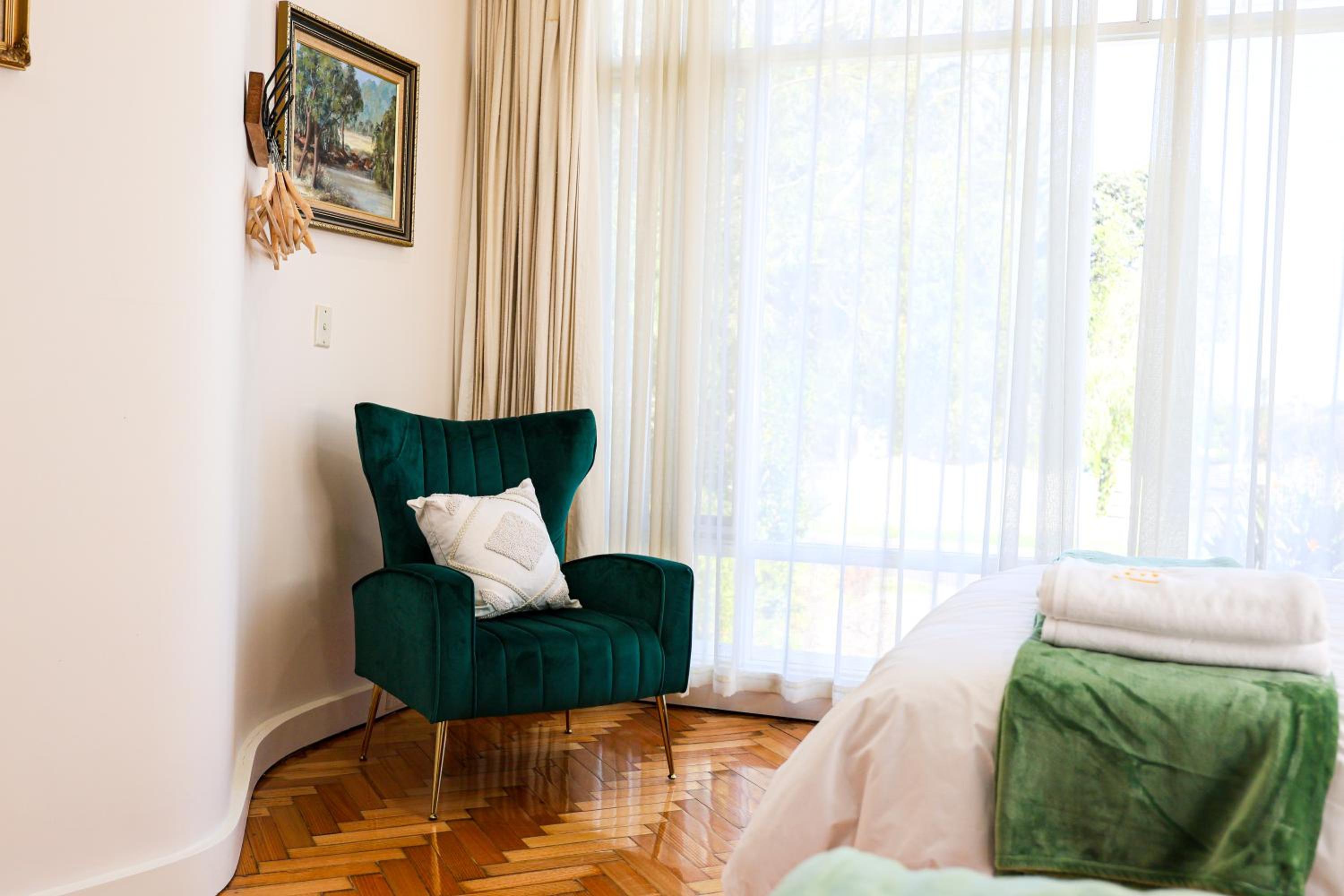 StayAU Spacious 6BR McKinnon Pool Home