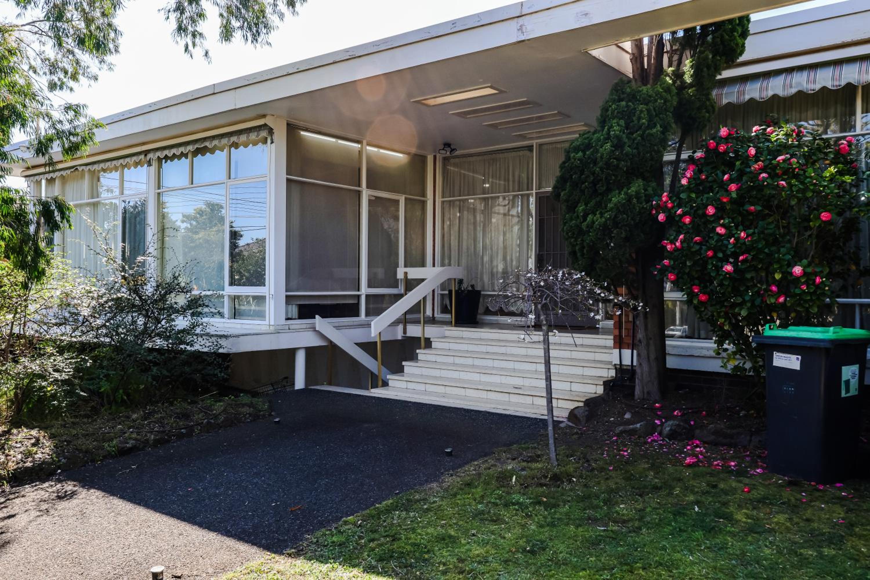 StayAU Spacious 6BR McKinnon Pool Home