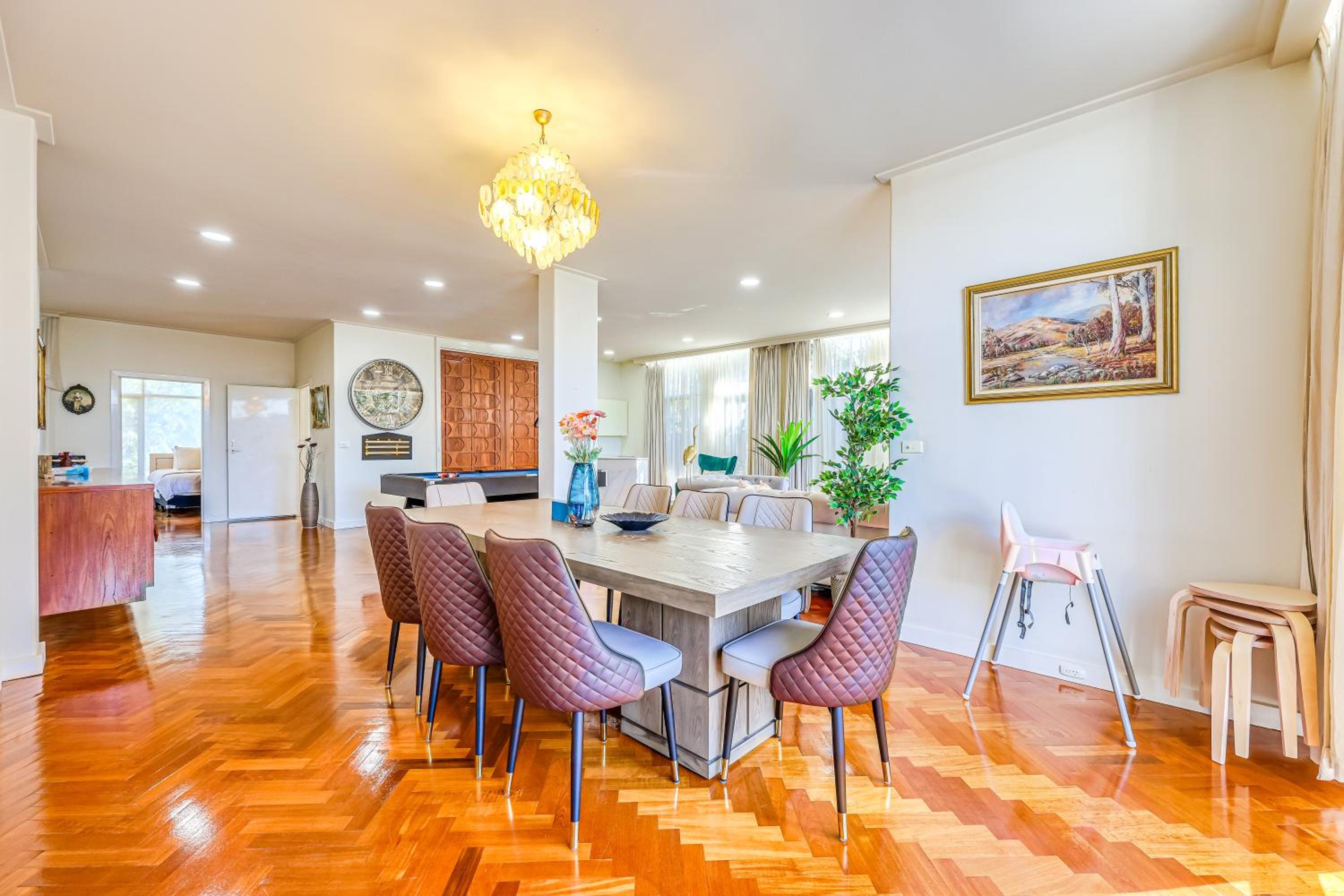 StayAU Spacious 6BR McKinnon Pool Home