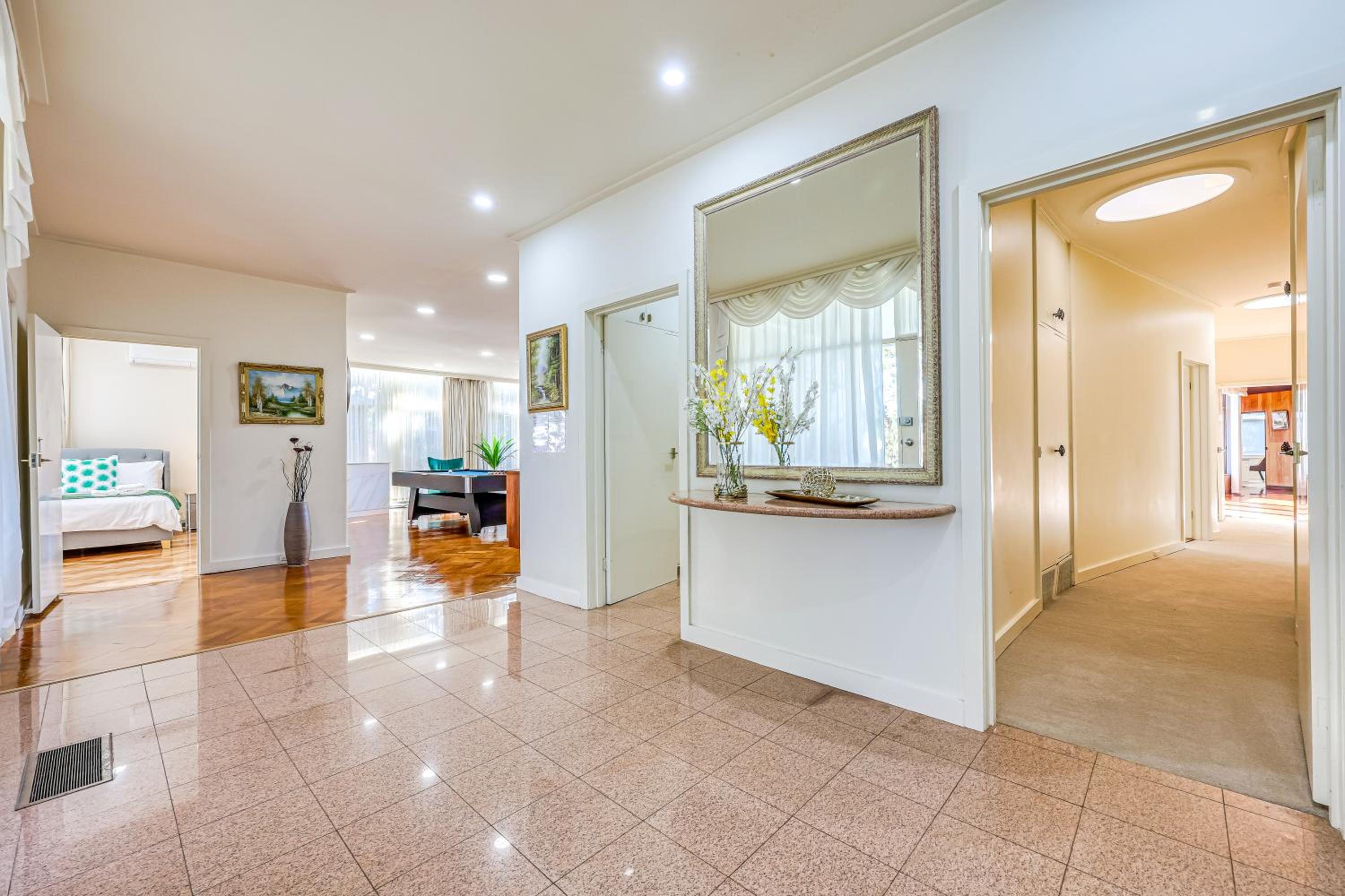 StayAU Spacious 6BR McKinnon Pool Home