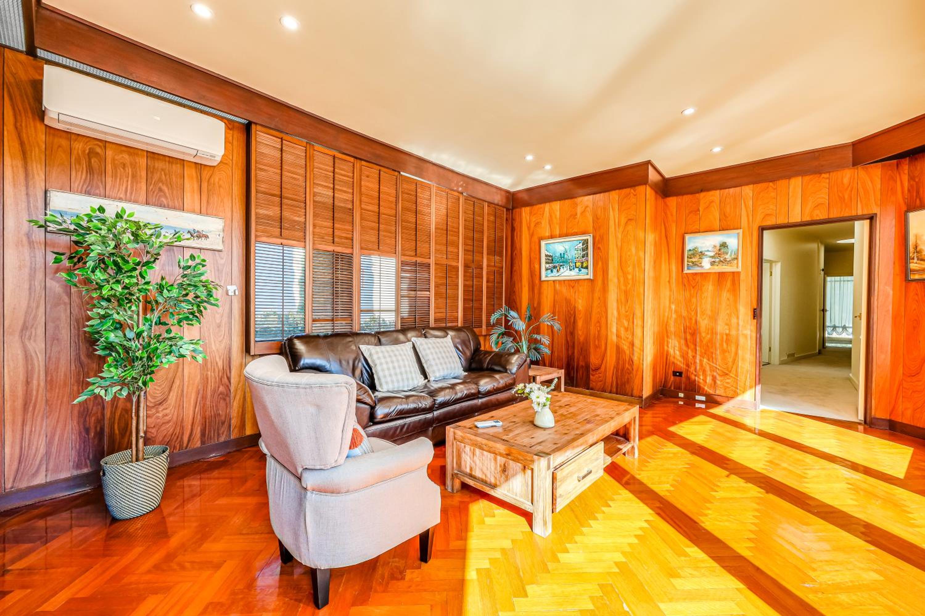 StayAU Spacious 6BR McKinnon Pool Home