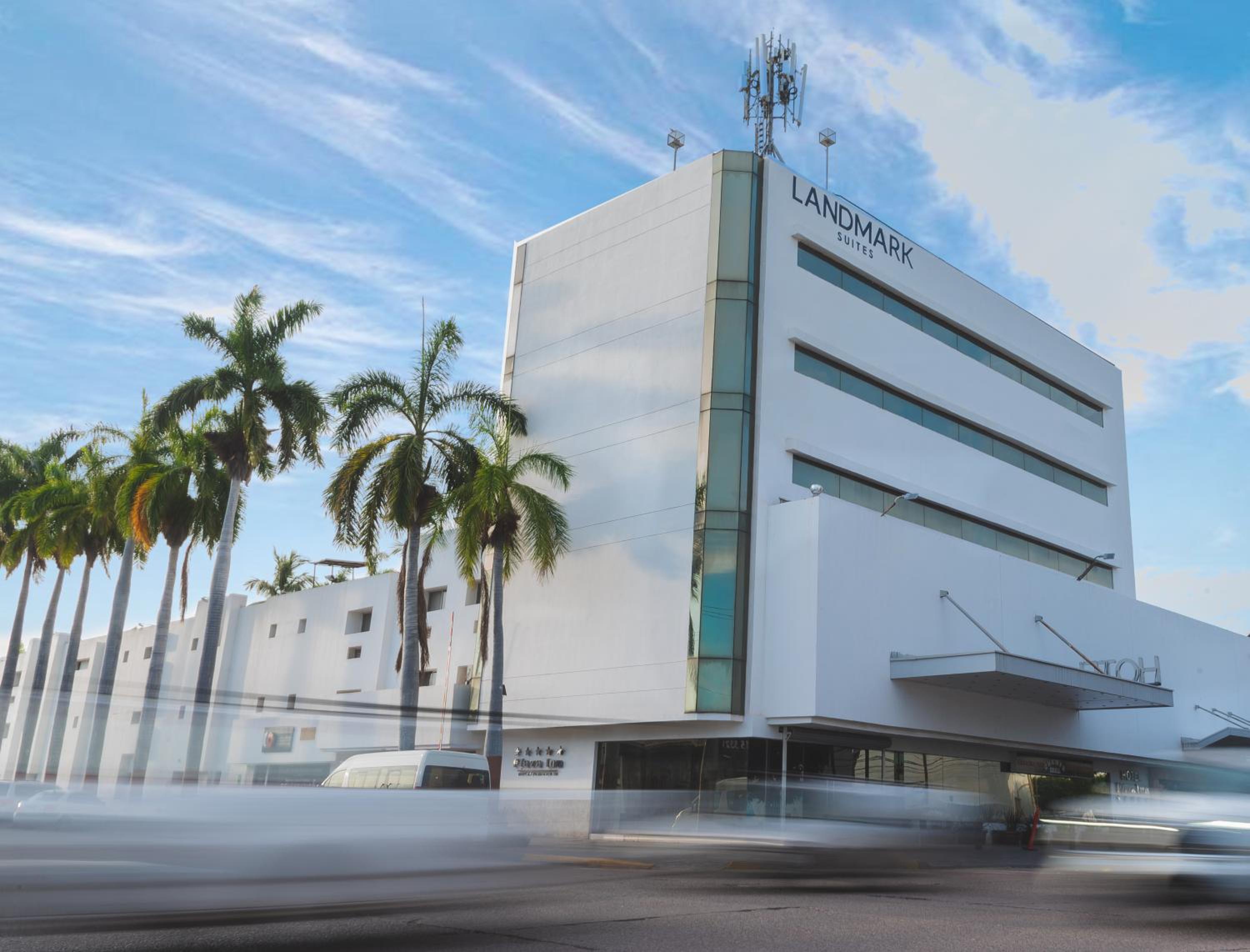 Los Mochis Vacations - Landmark Suites By Balderrama Hotel Collection - Property Image 3
