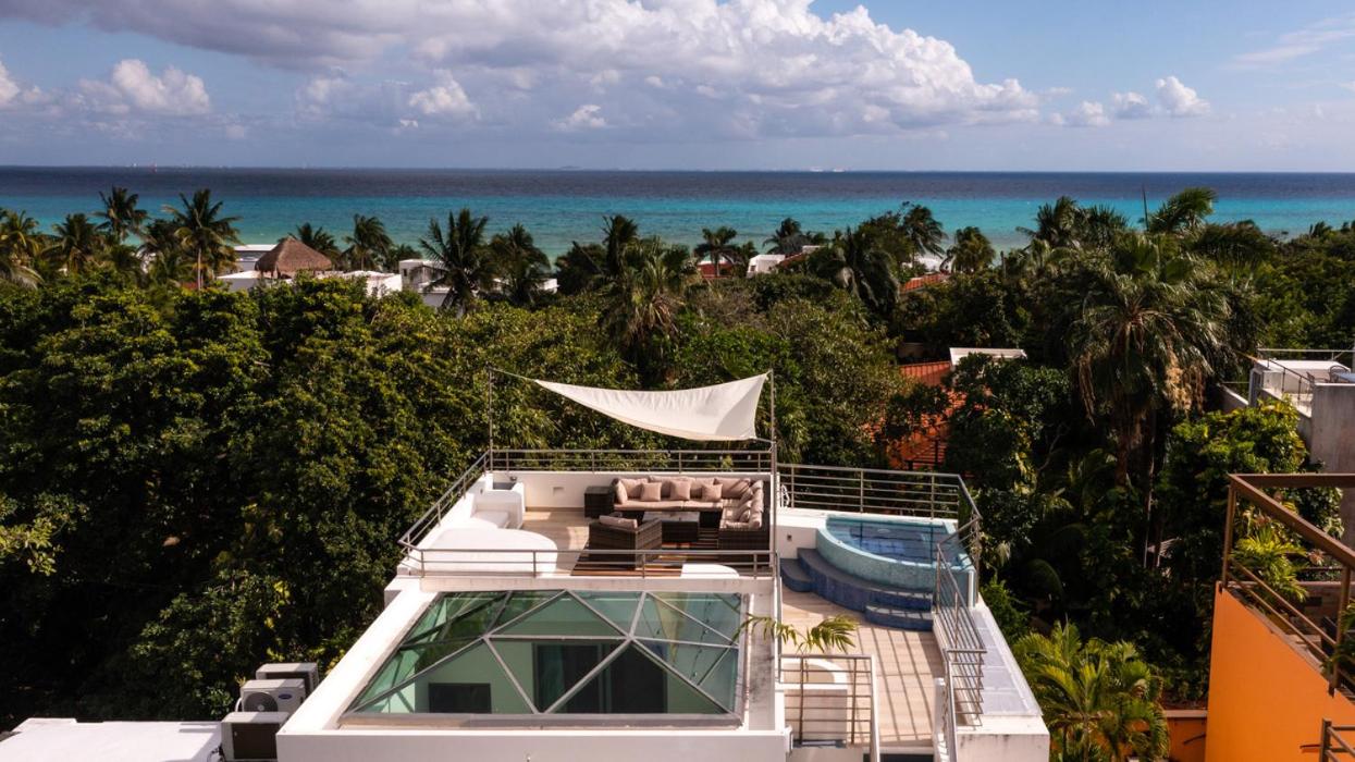 Luxury spacious 5 bedroom villa view 5