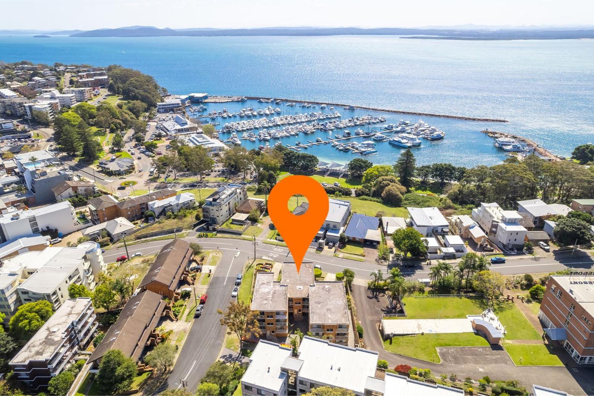 Yarramundi, 4,47 Magnus Street - air conditioned unit with air con, wi-fi, water views and close to town